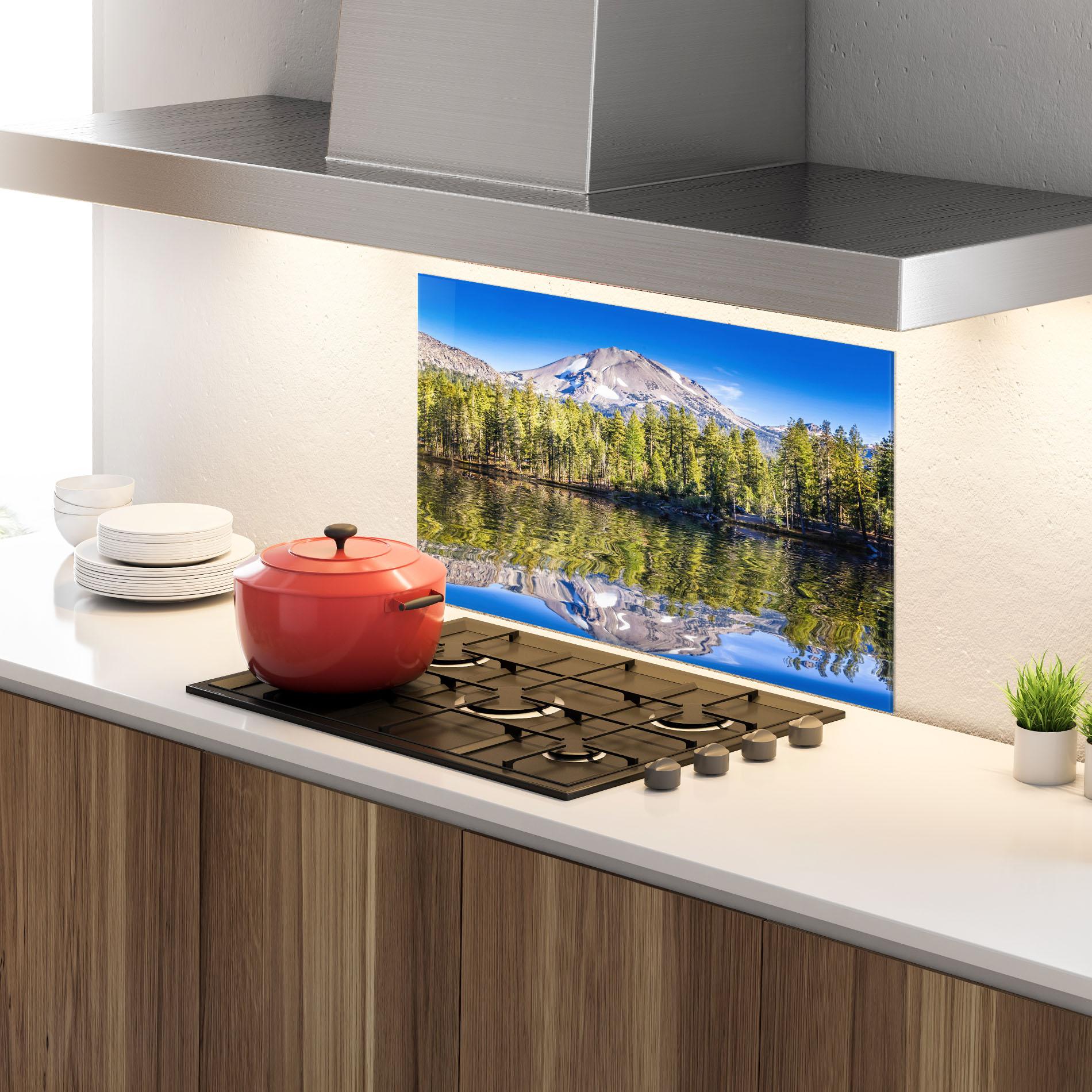 Konyhai üveg hátfal Green Tree Lake mockup 4