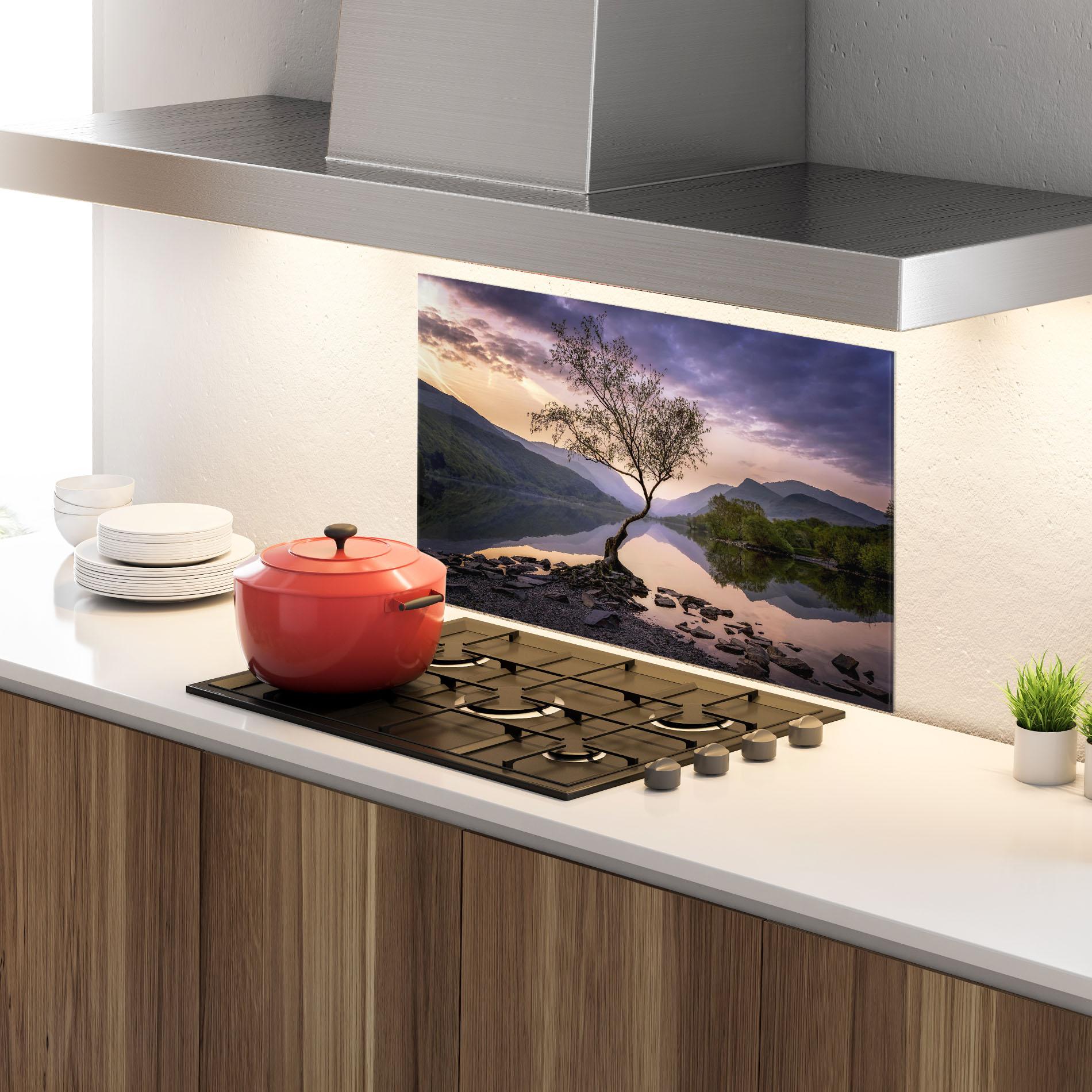 Konyhai üveg hátfal Lone Tree mockup 4