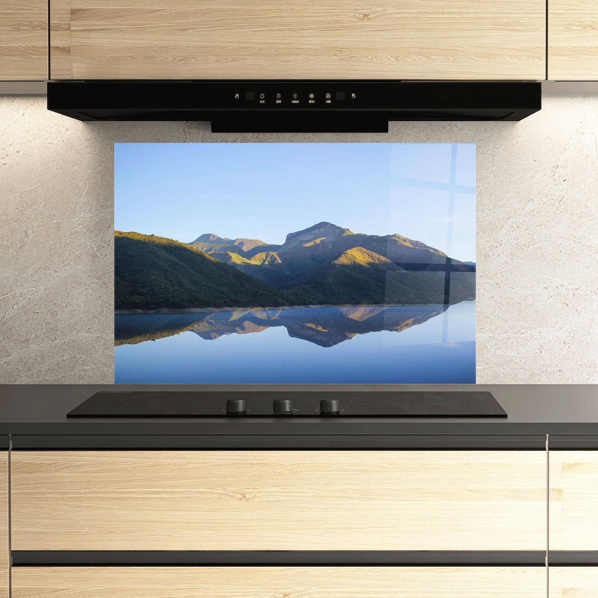 Konyhai üveg hátfal Blue Nice Lake mockup 3