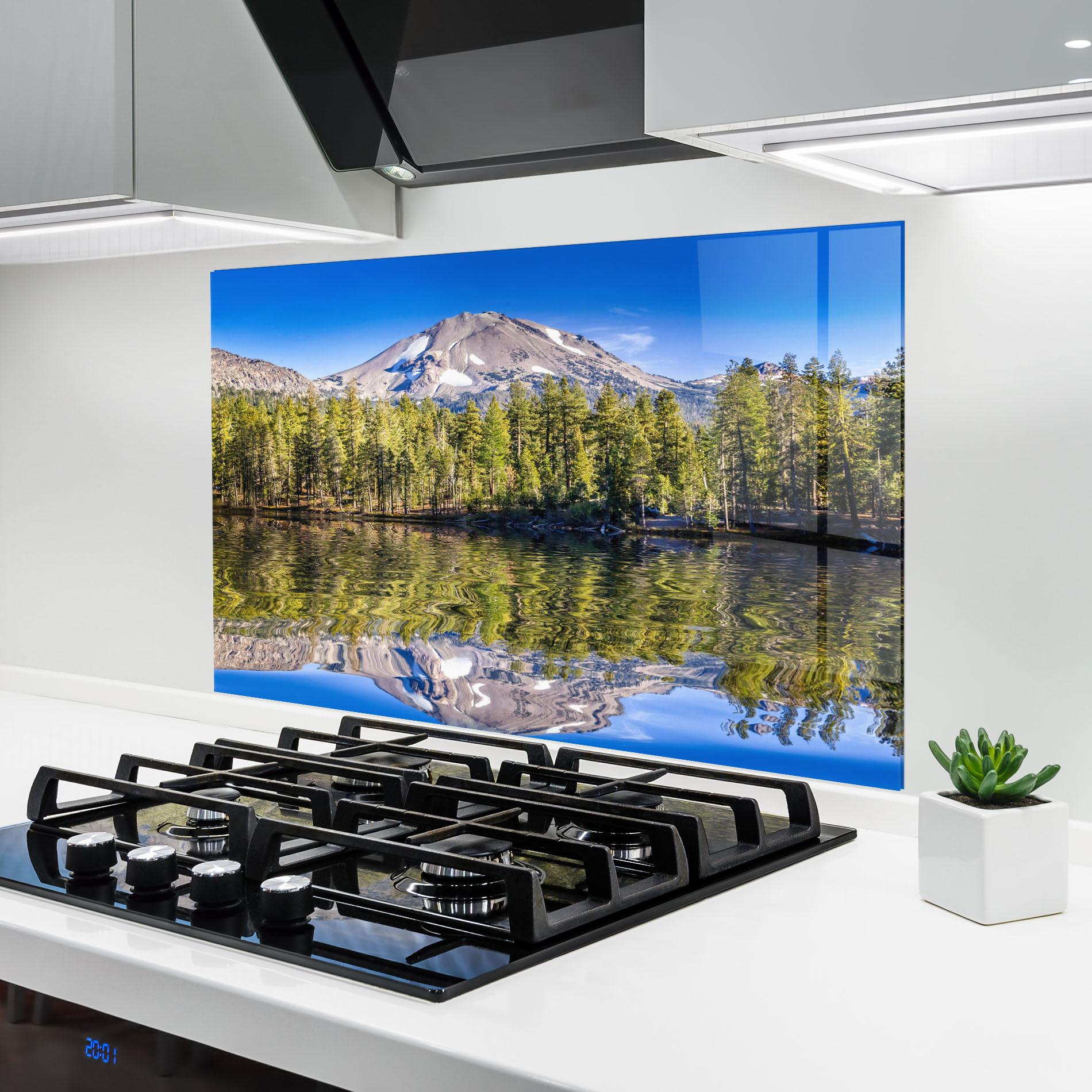 Konyhai üveg hátfal Green Tree Lake mockup 6