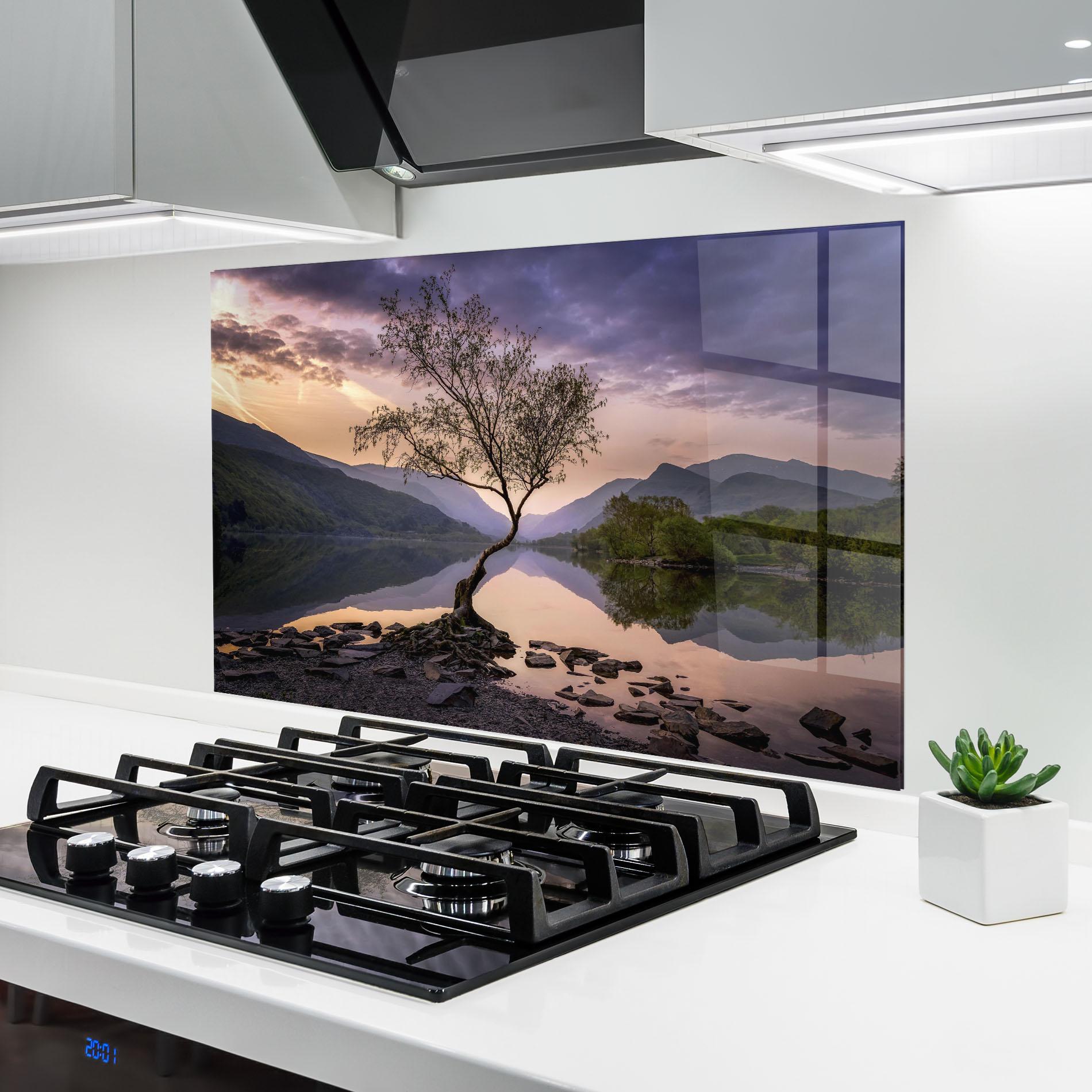 Konyhai üveg hátfal Lone Tree mockup 6