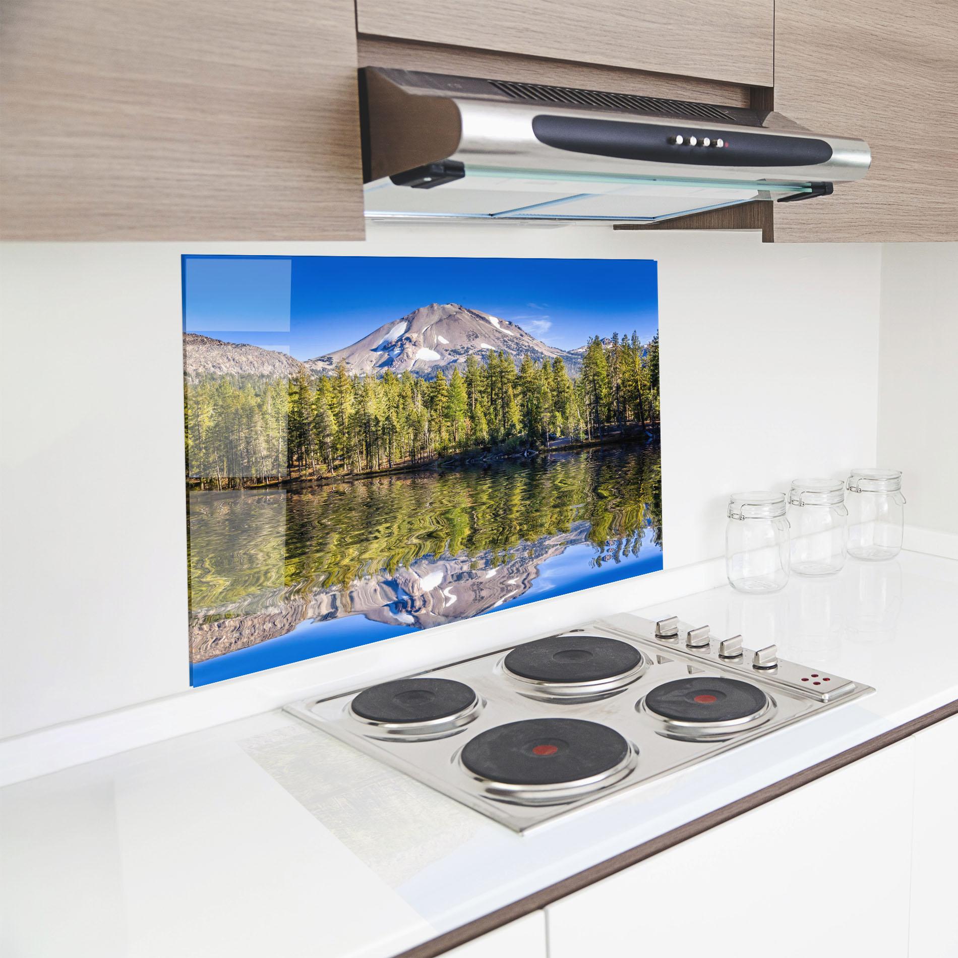 Konyhai üveg hátfal Green Tree Lake mockup 8