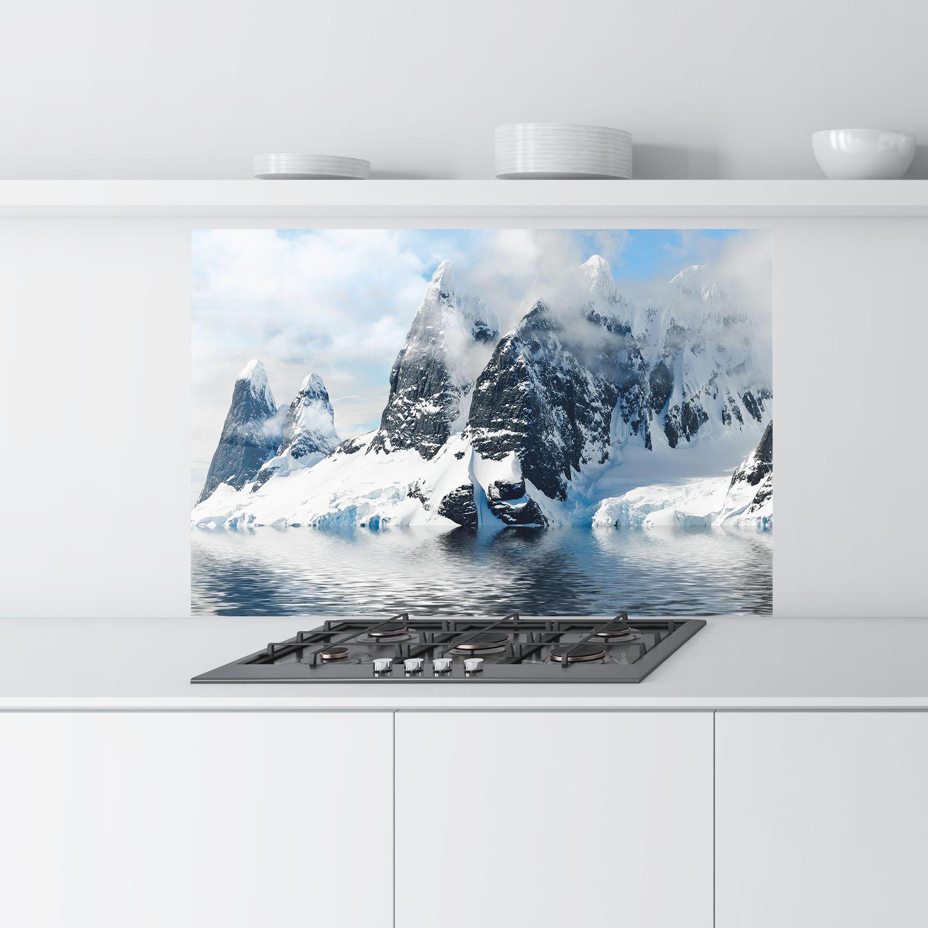 Konyhai üveg hátfal Glacial Mountains mockup 9