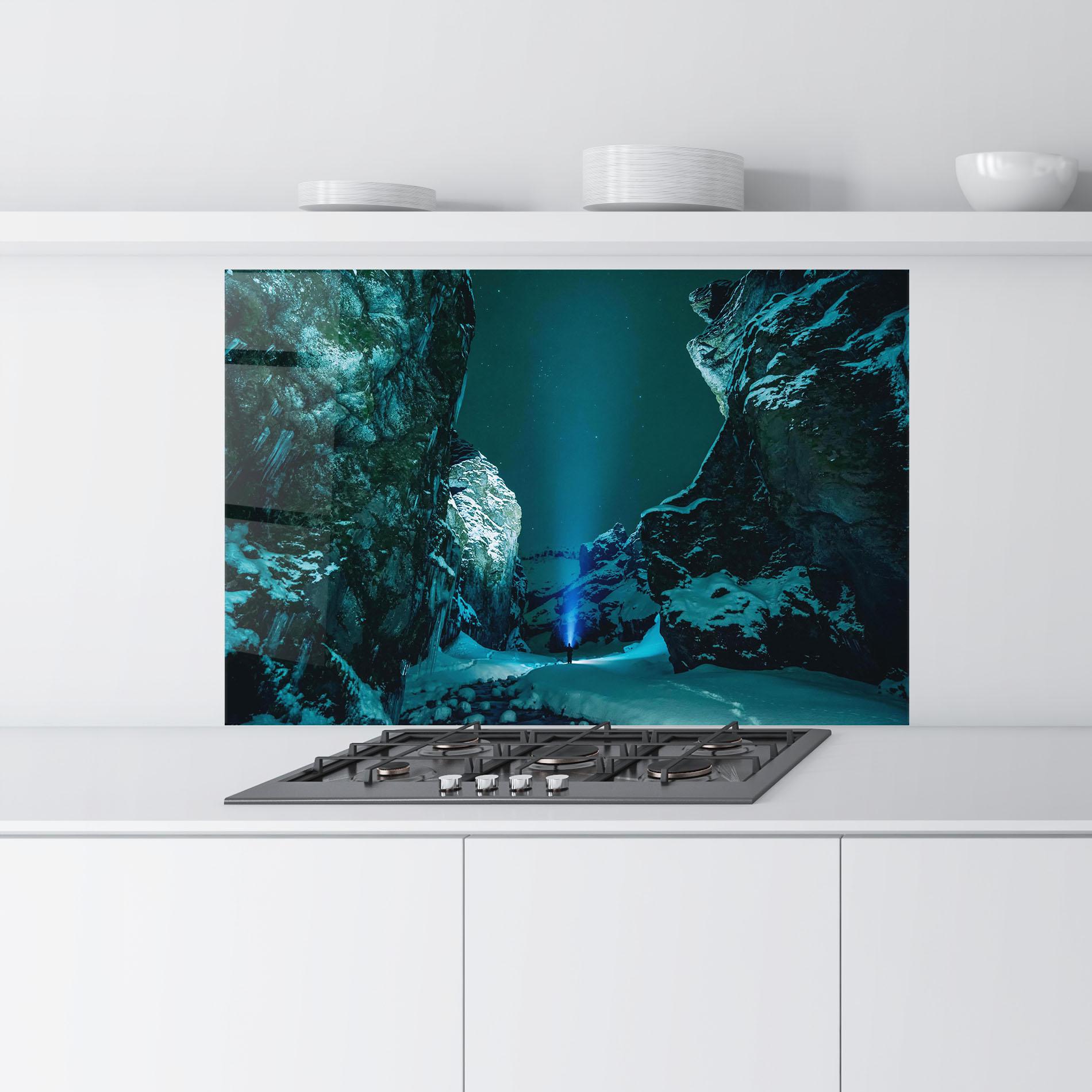 Konyhai üveg hátfal Green Light Mountain mockup 9