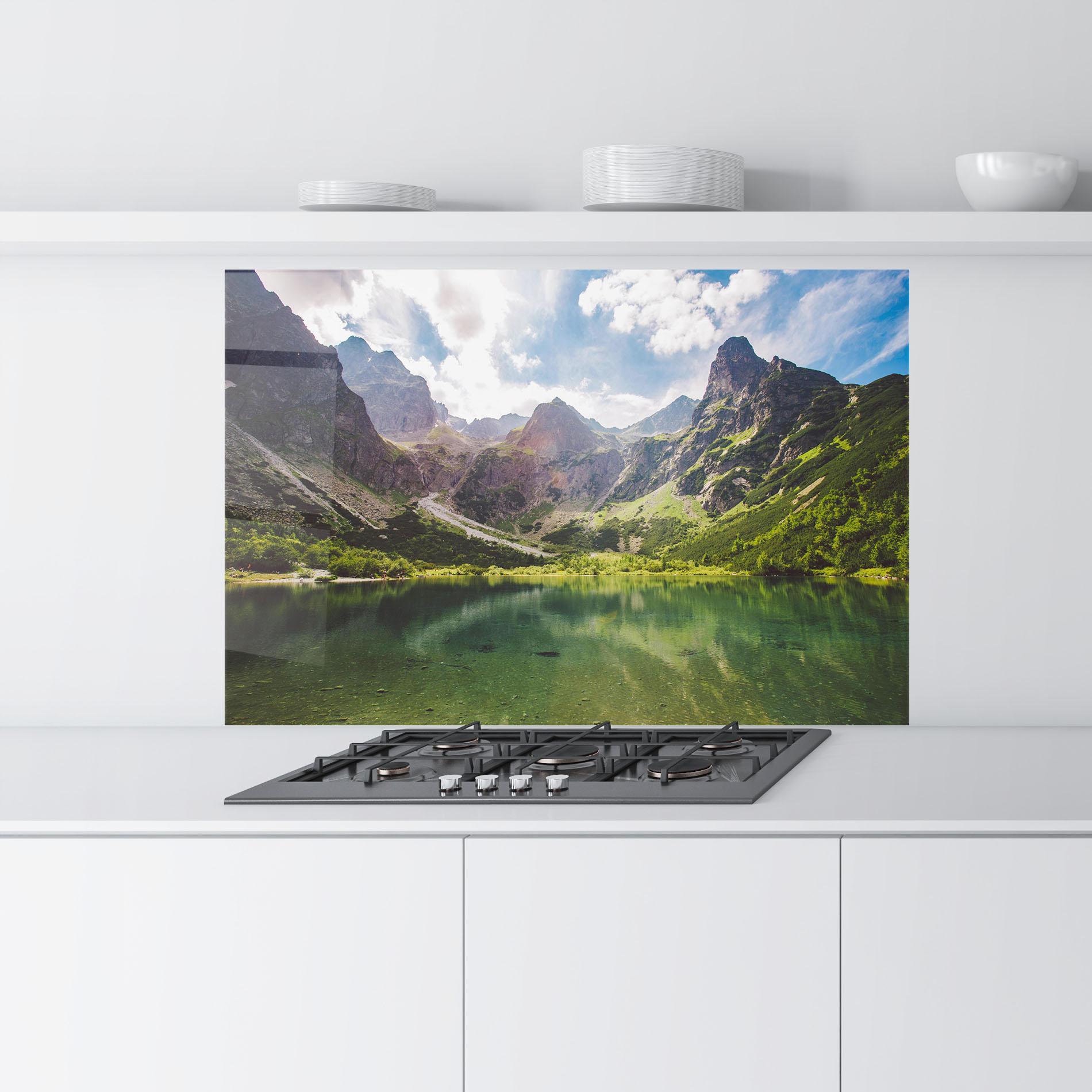 Konyhai üveg hátfal Green Mountain mockup 9