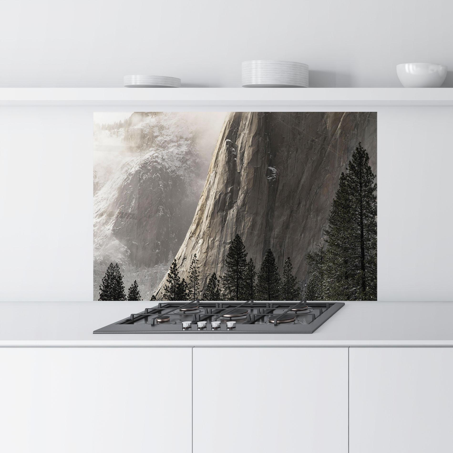 Konyhai üveg hátfal Green Tree Mountain mockup 9