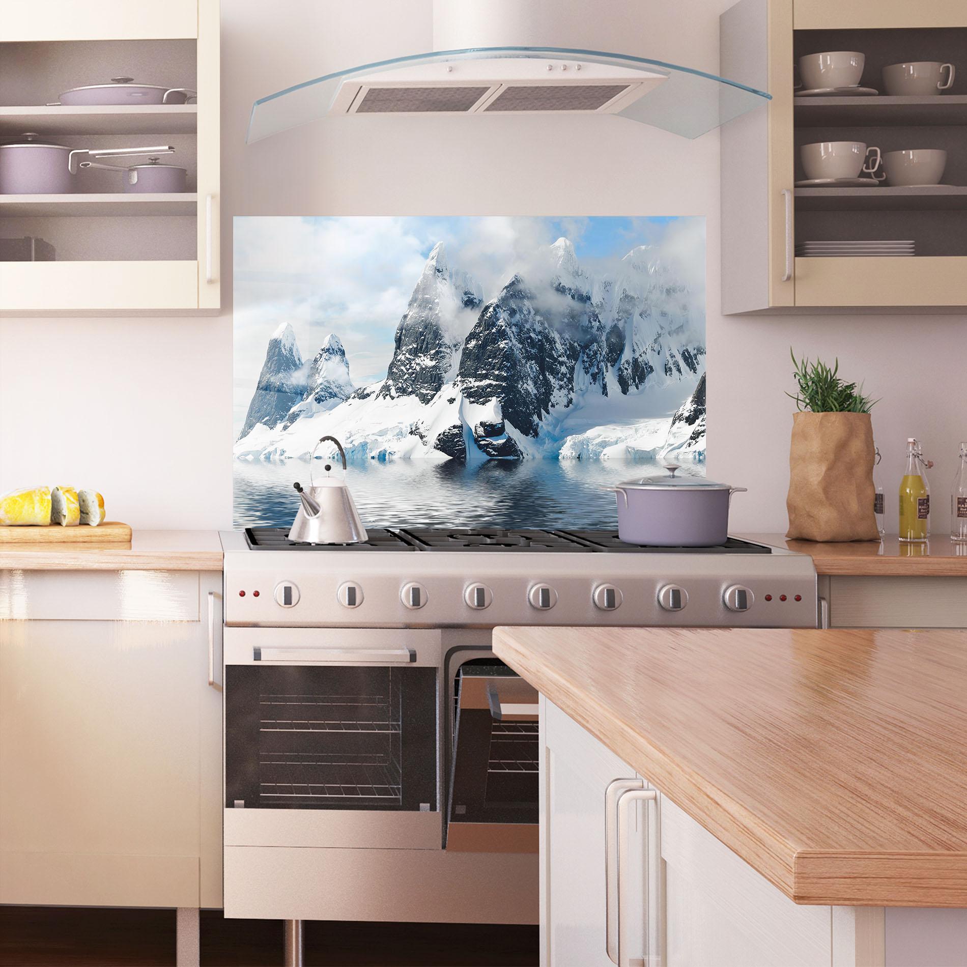 Konyhai üveg hátfal Glacial Mountains mockup 1