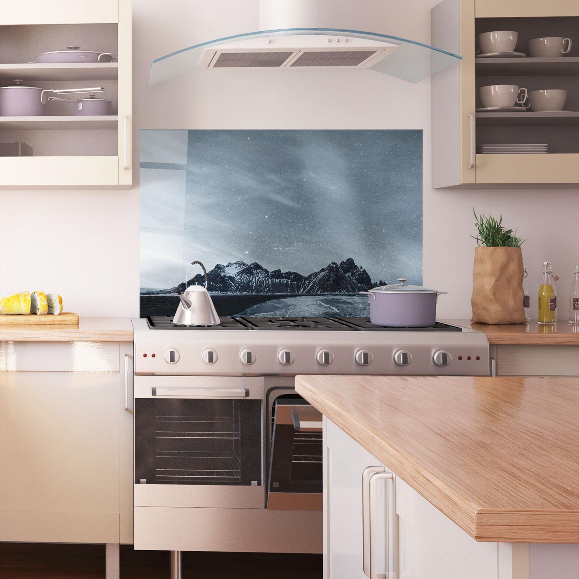 Konyhai üveg hátfal Grey Star Mountain mockup 1