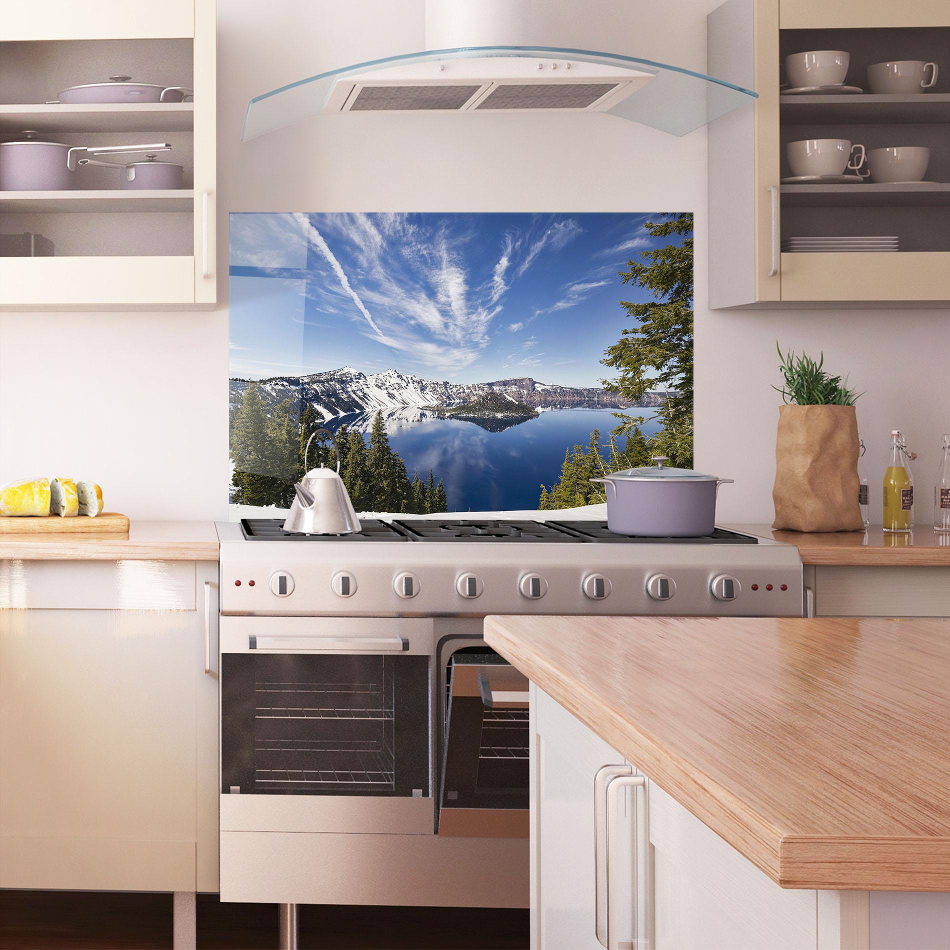 Konyhai üveg hátfal White Snowy Mountain mockup 1