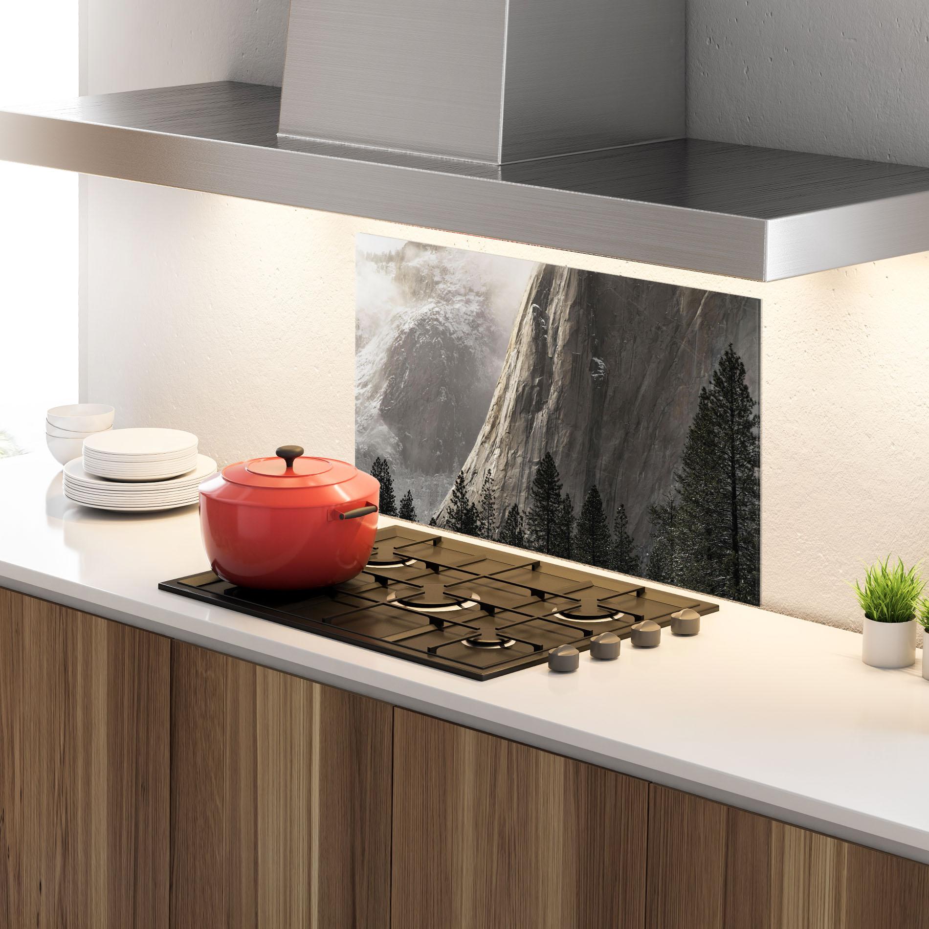 Konyhai üveg hátfal Green Tree Mountain mockup 4