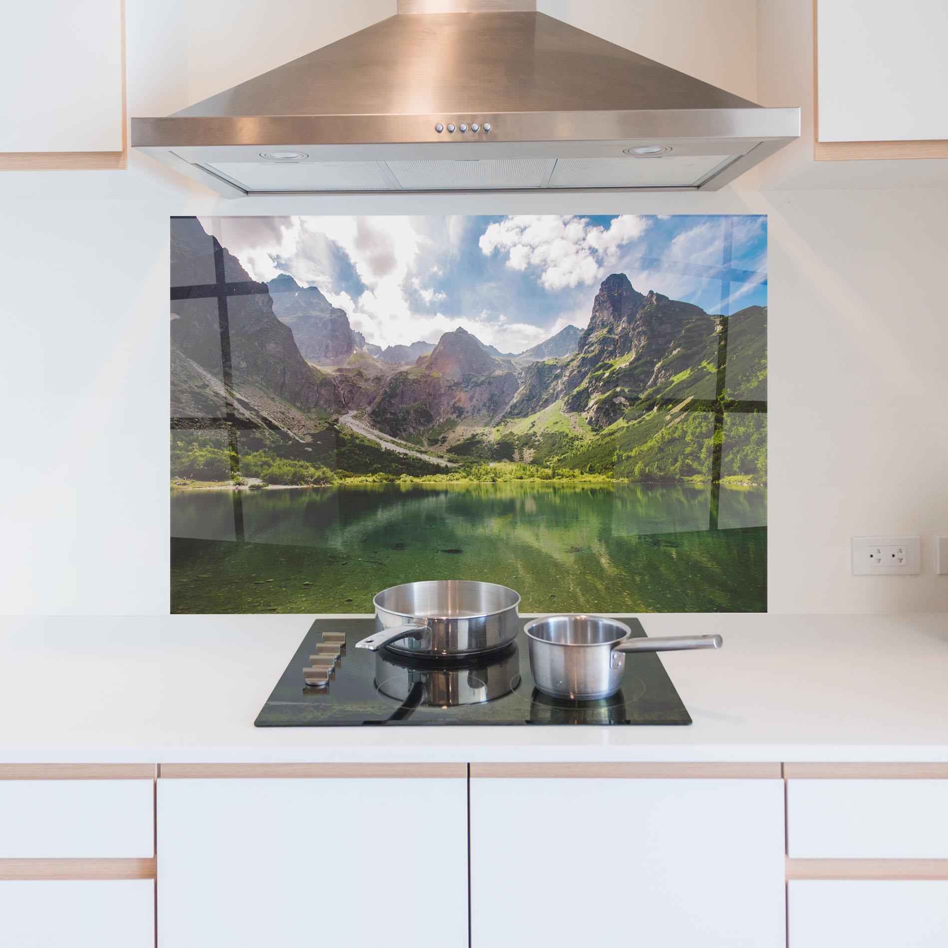 Konyhai üveg hátfal Green Mountain mockup 5