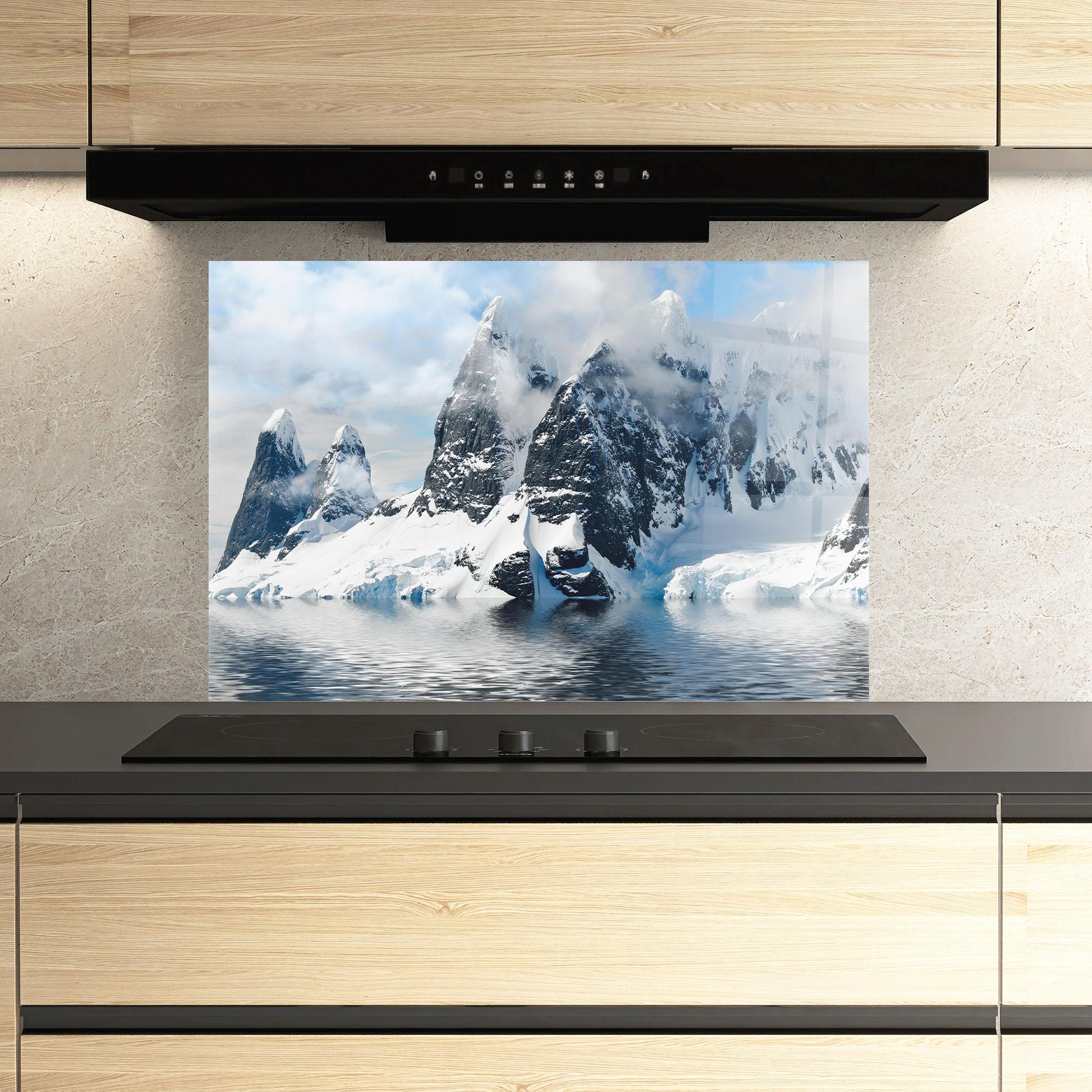Konyhai üveg hátfal Glacial Mountains mockup 3