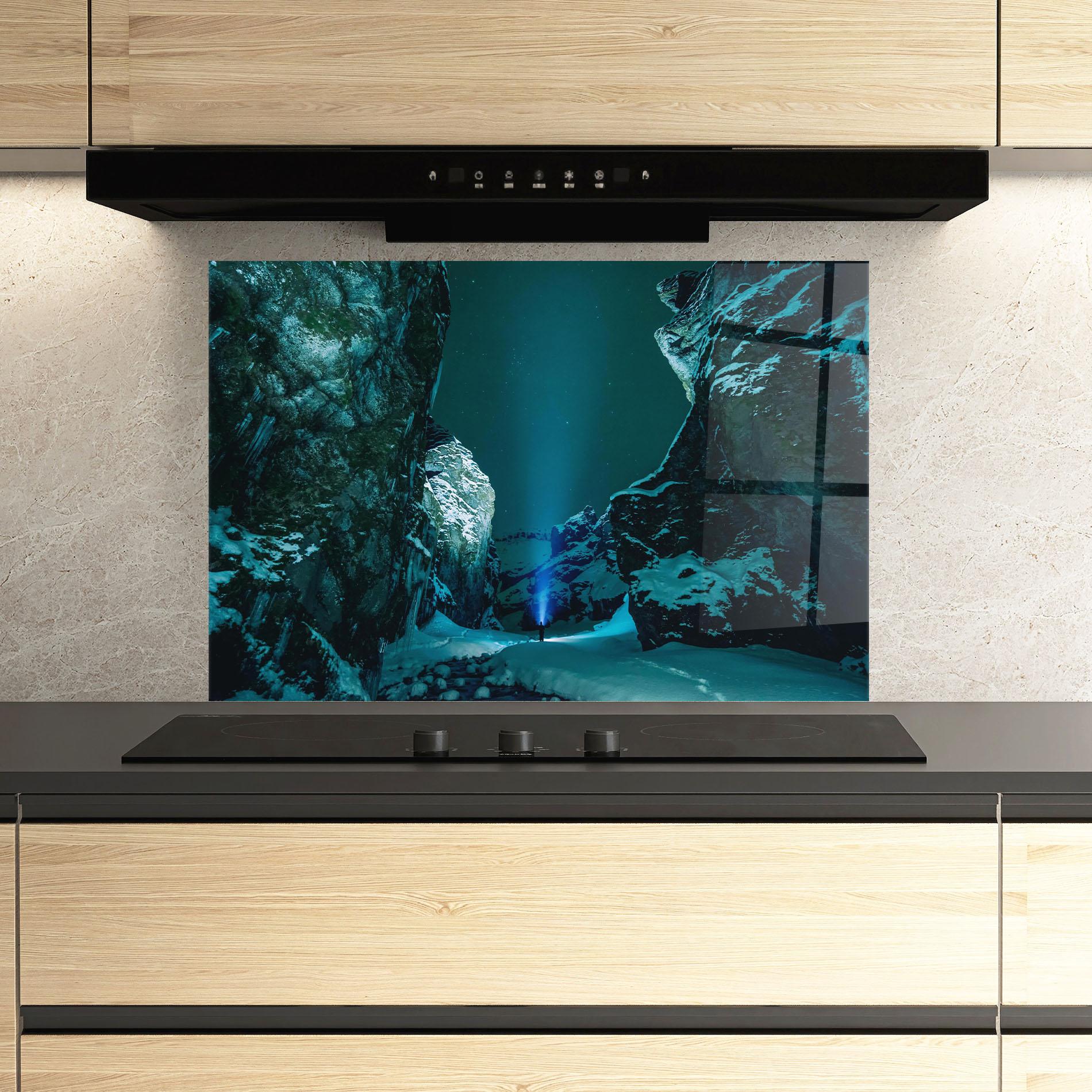 Konyhai üveg hátfal Green Light Mountain mockup 3