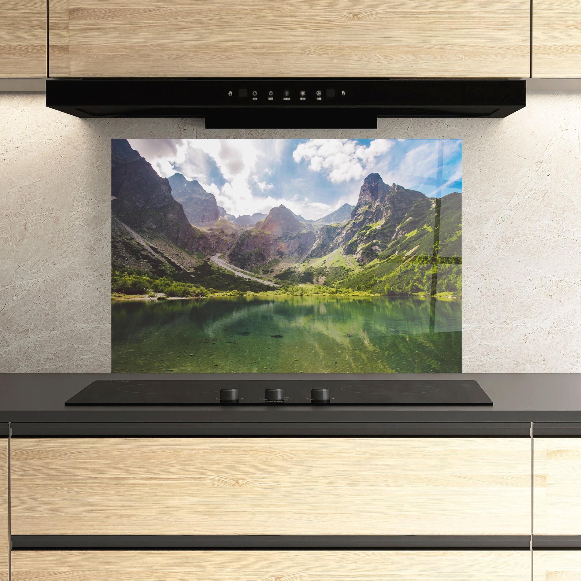 Konyhai üveg hátfal Green Mountain mockup 3