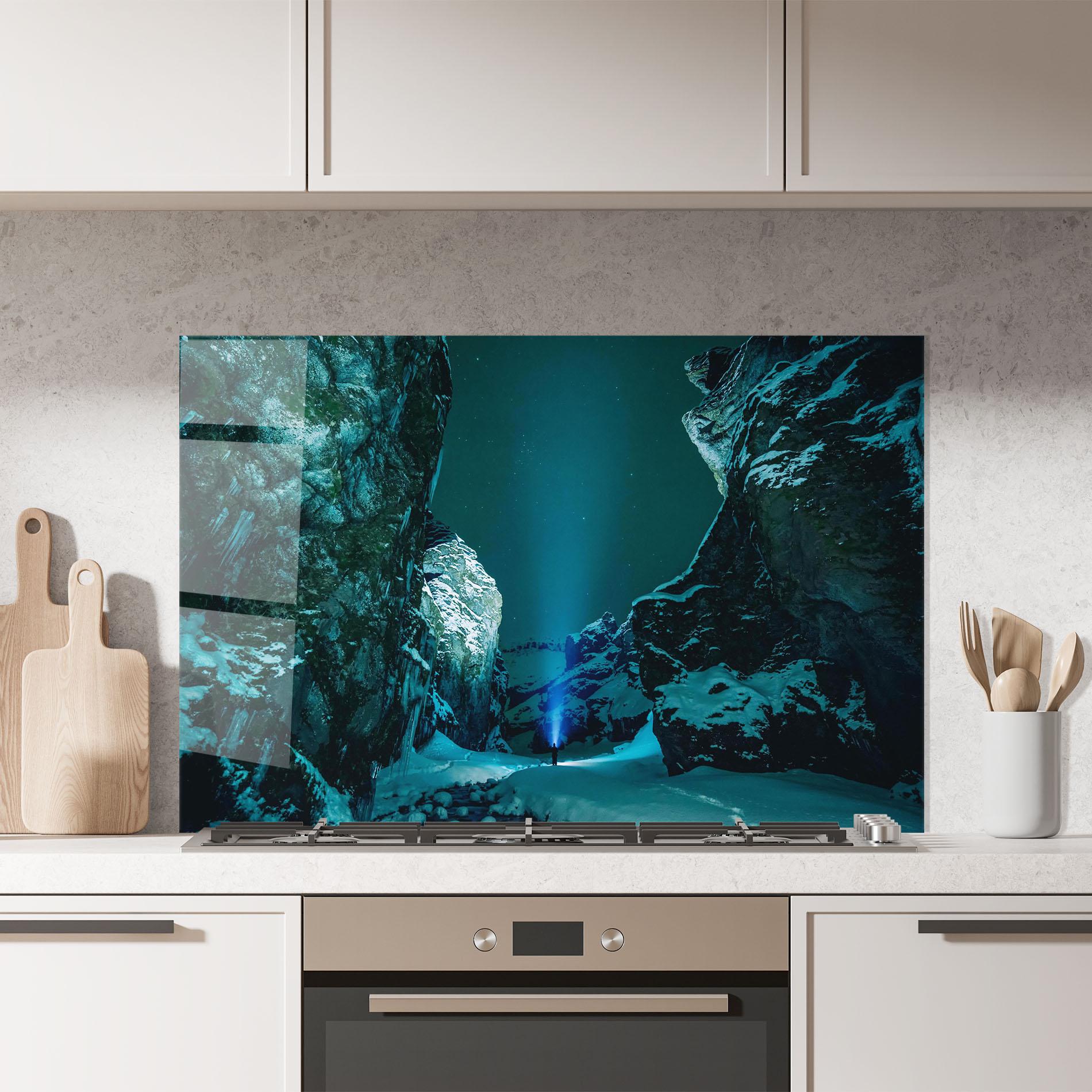 Konyhai üveg hátfal Green Light Mountain mockup 7