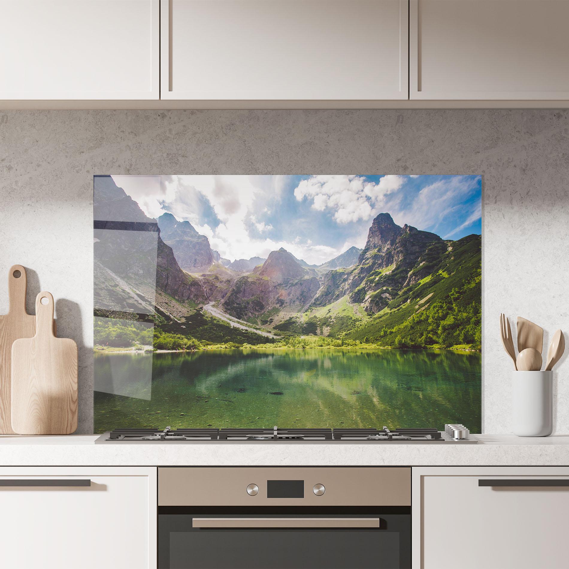 Konyhai üveg hátfal Green Mountain mockup 7