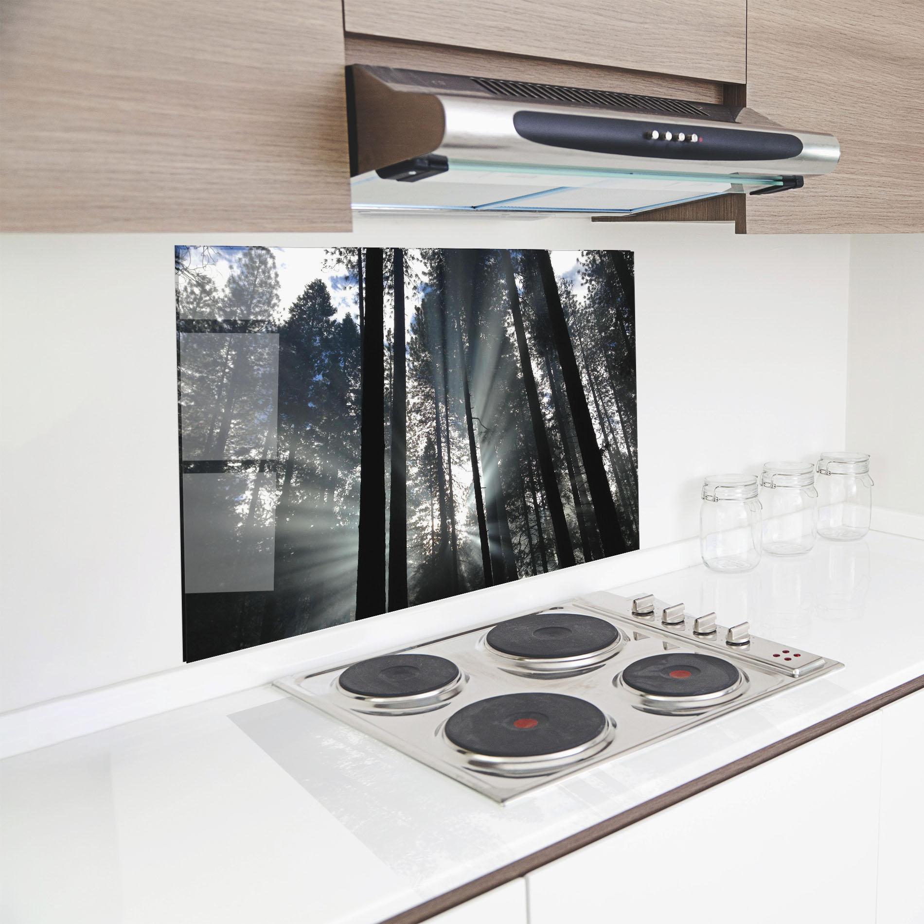 Konyhai üveg hátfal Morning Light Forest mockup 8