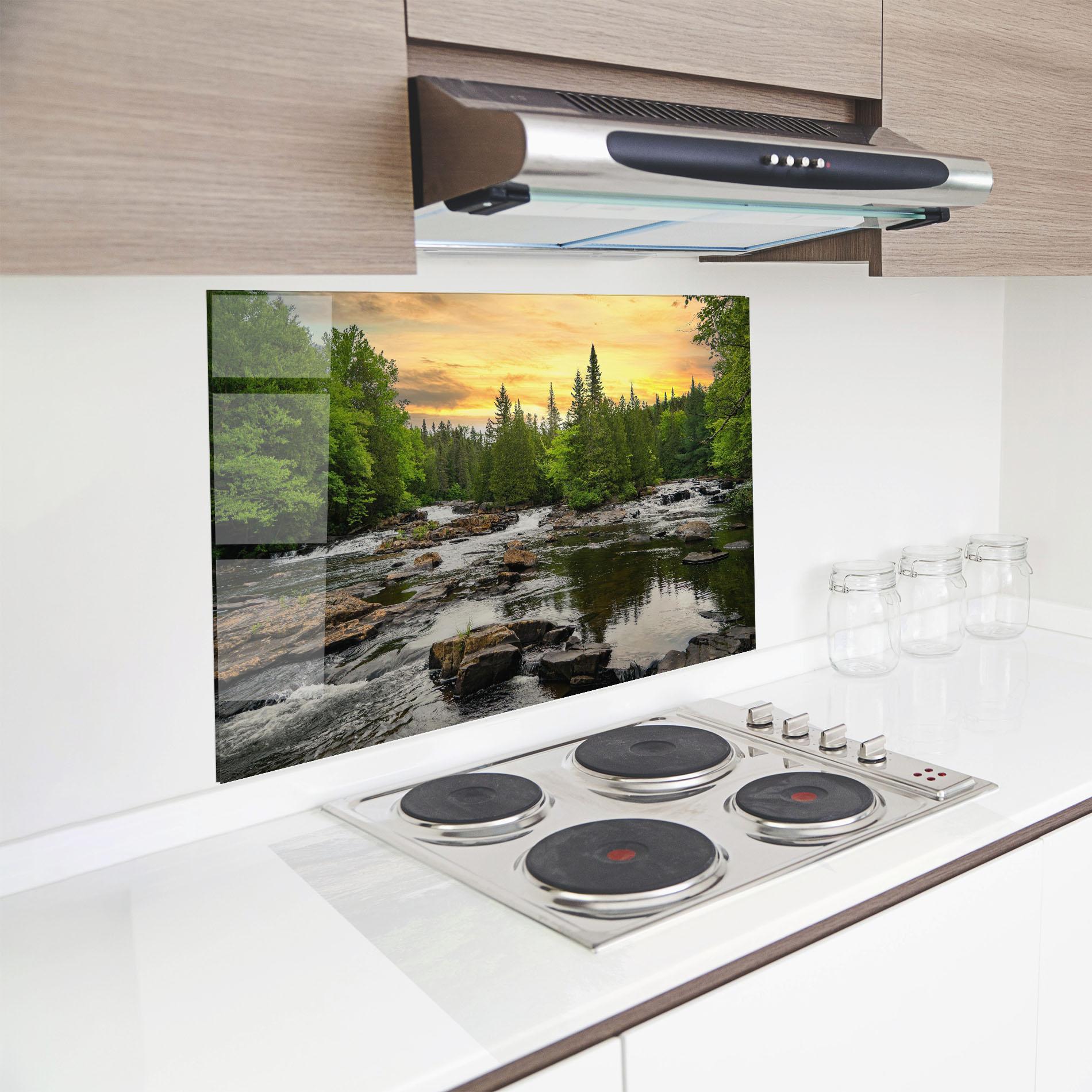 Konyhai üveg hátfal Small River Forest mockup 8
