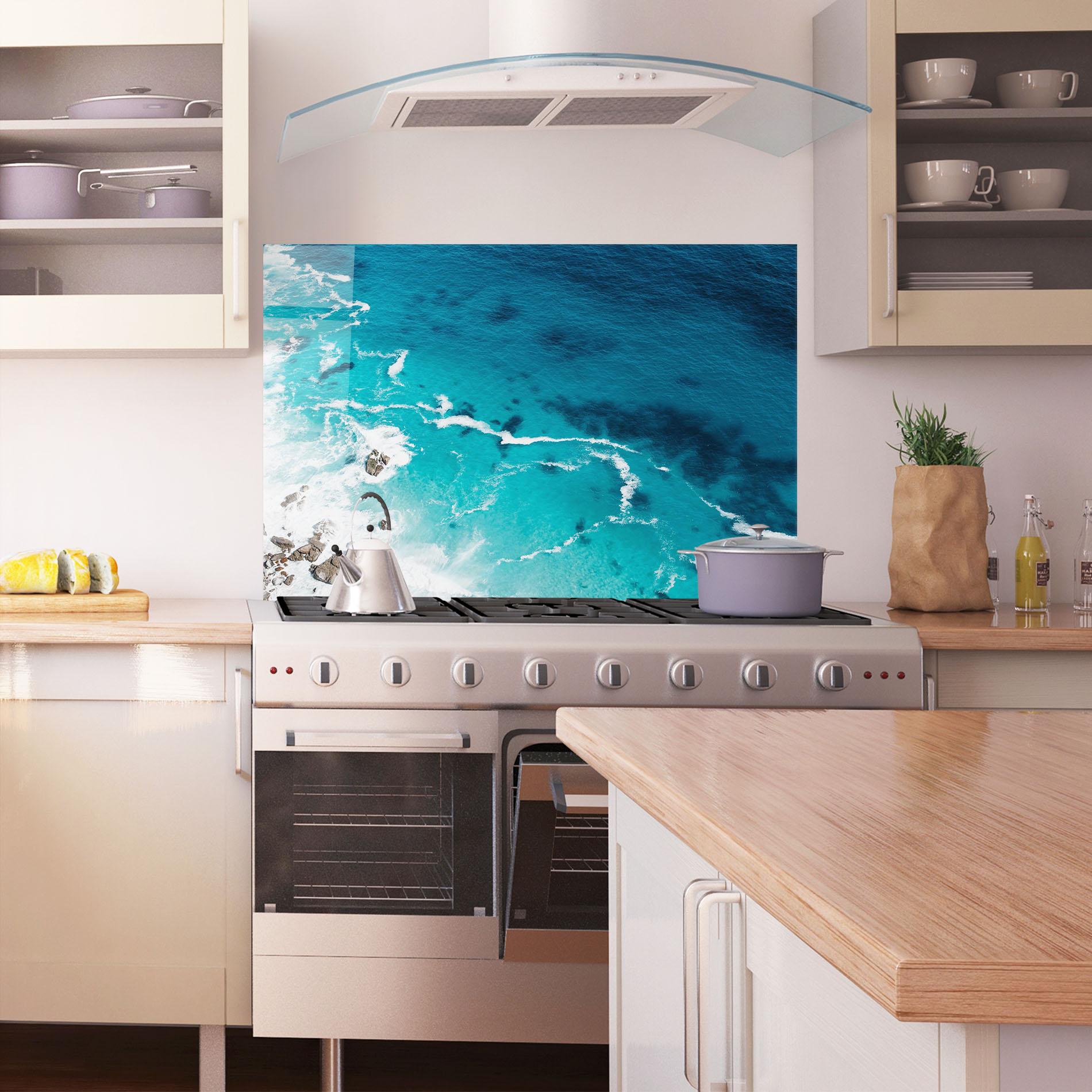 Konyhai üveg hátfal Blue Water Beach mockup 1