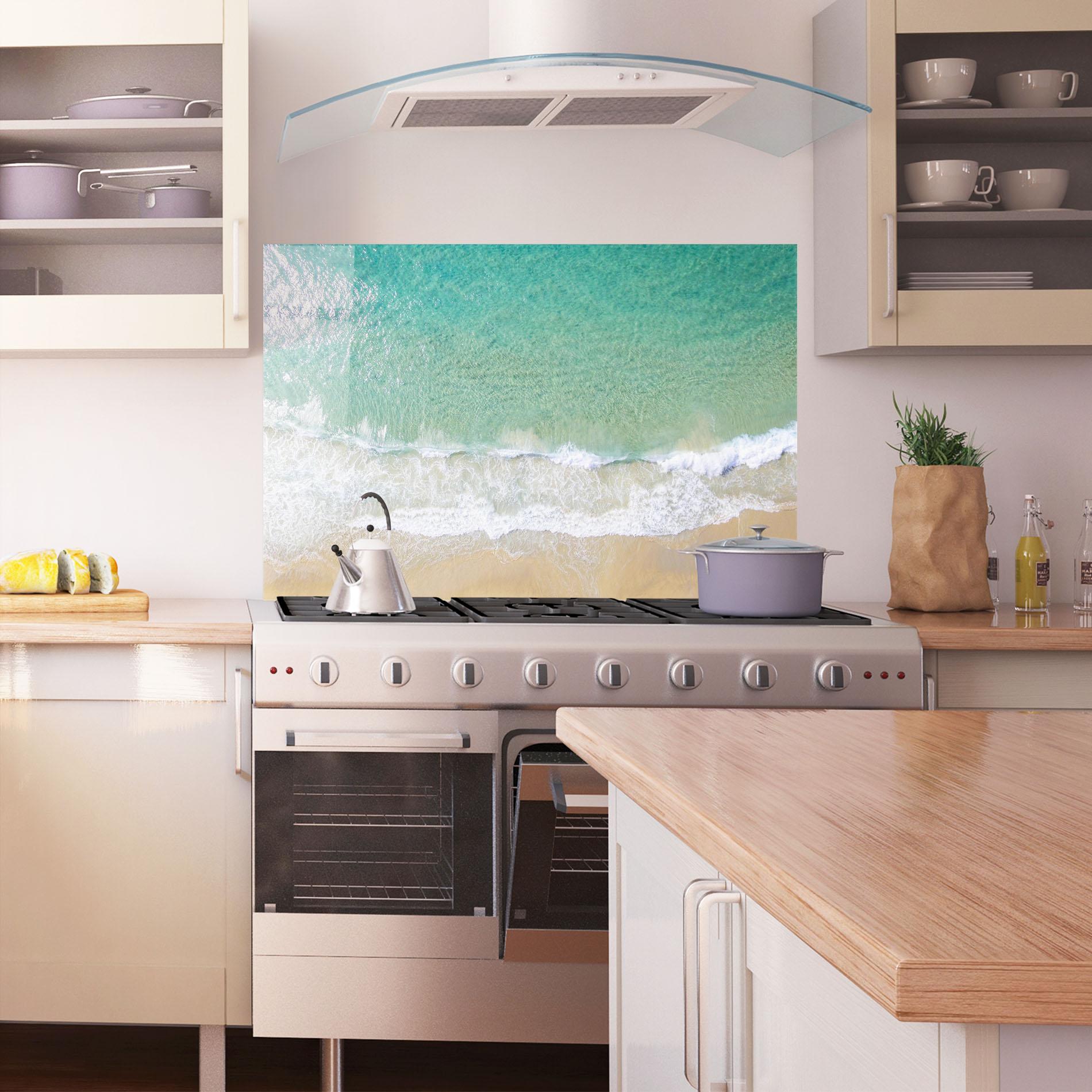 Konyhai üveg hátfal Blue Waves Beach mockup 1