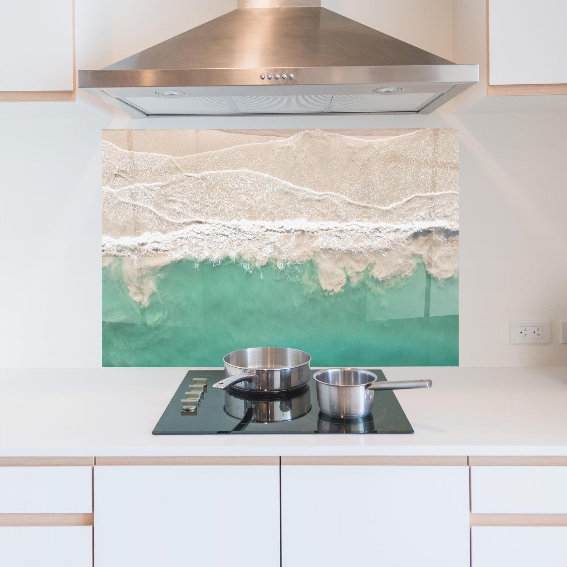 Konyhai üveg hátfal Pretty Blue Beach mockup 5