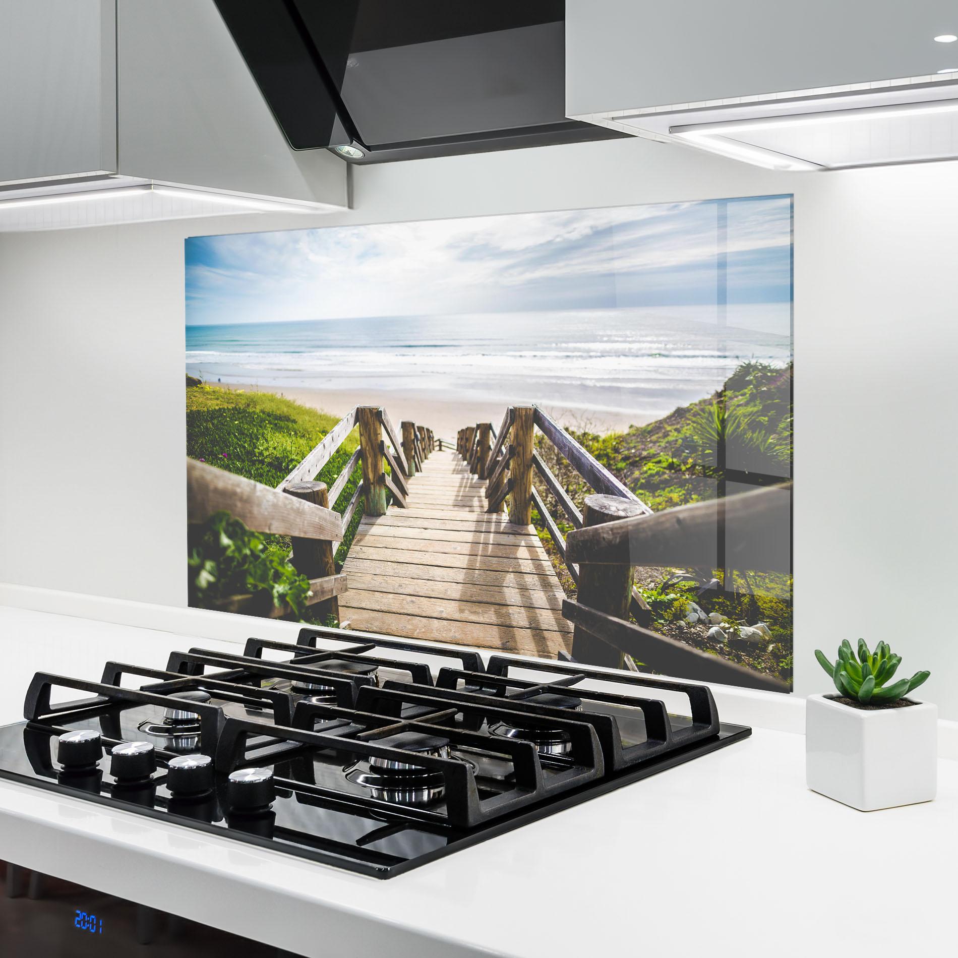 Konyhai üveg hátfal Beach Road mockup 6