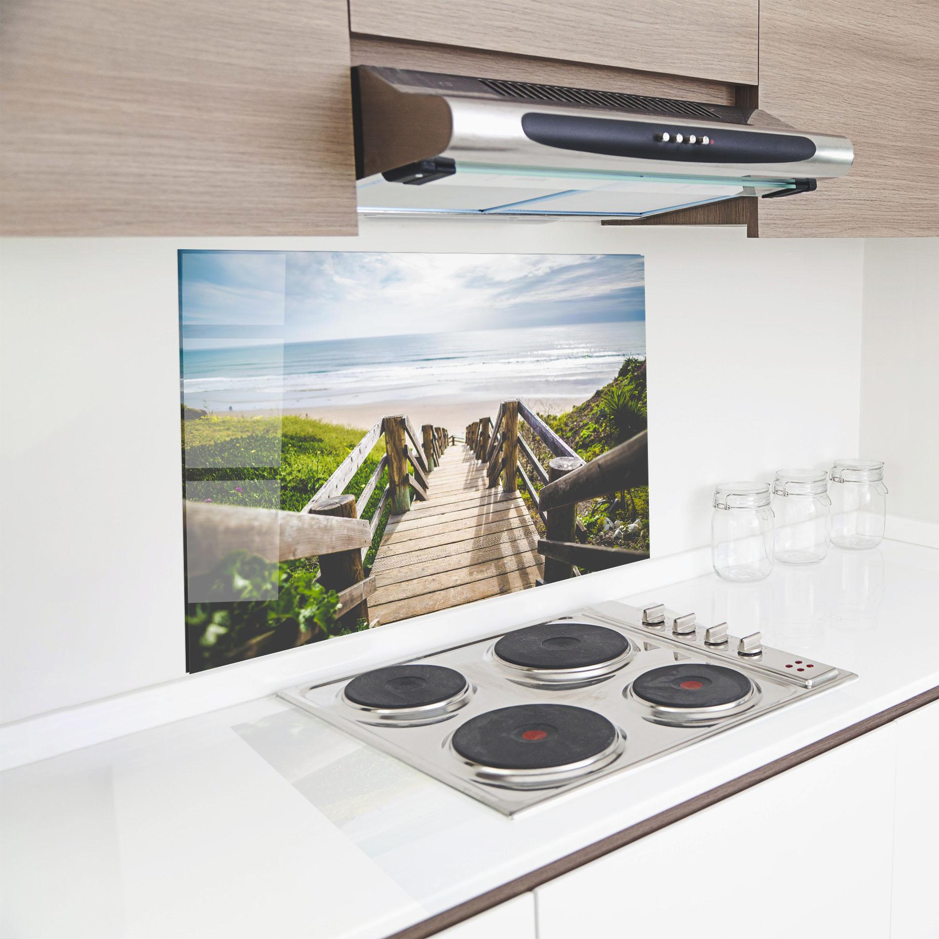 Konyhai üveg hátfal Beach Road mockup 8