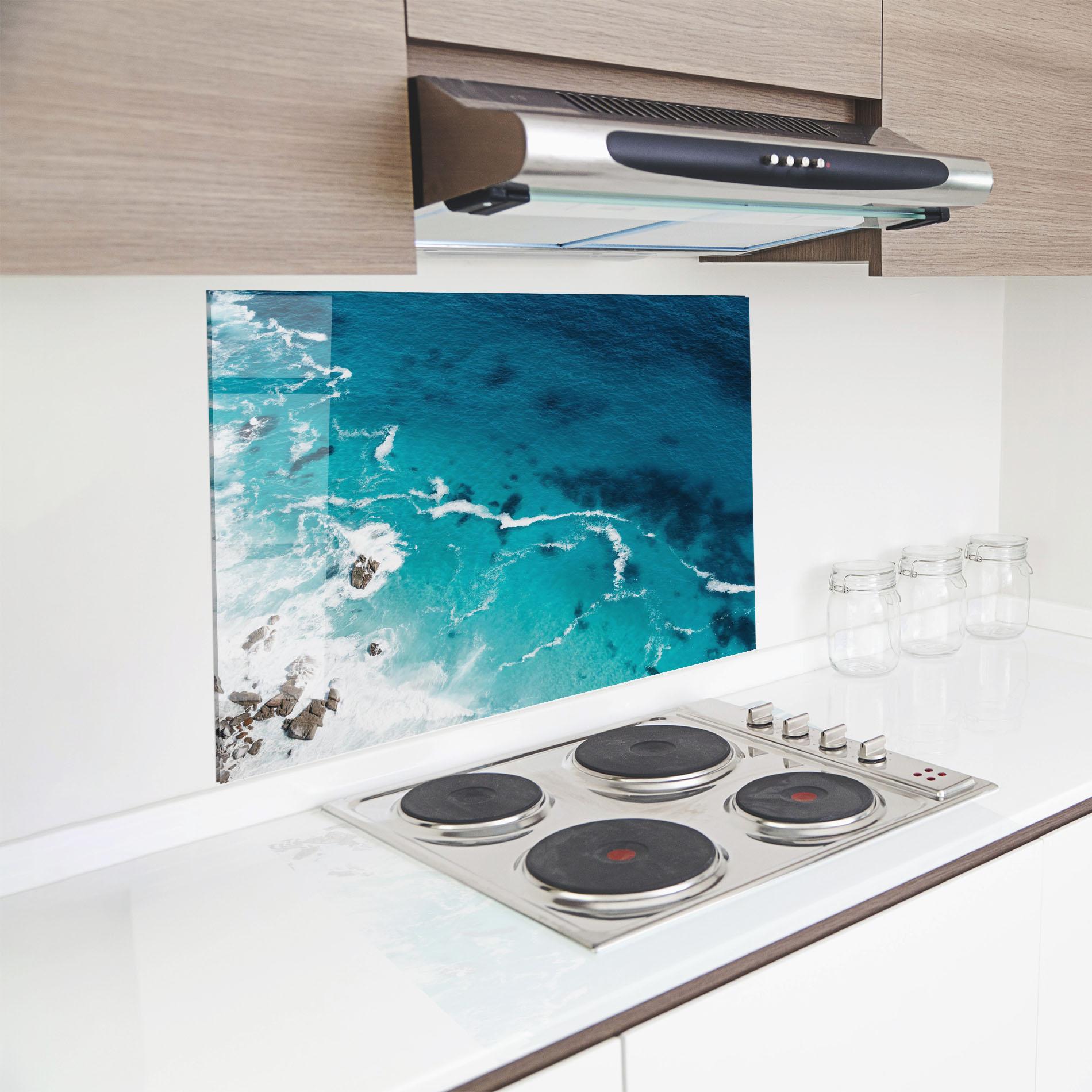 Konyhai üveg hátfal Blue Water Beach mockup 8