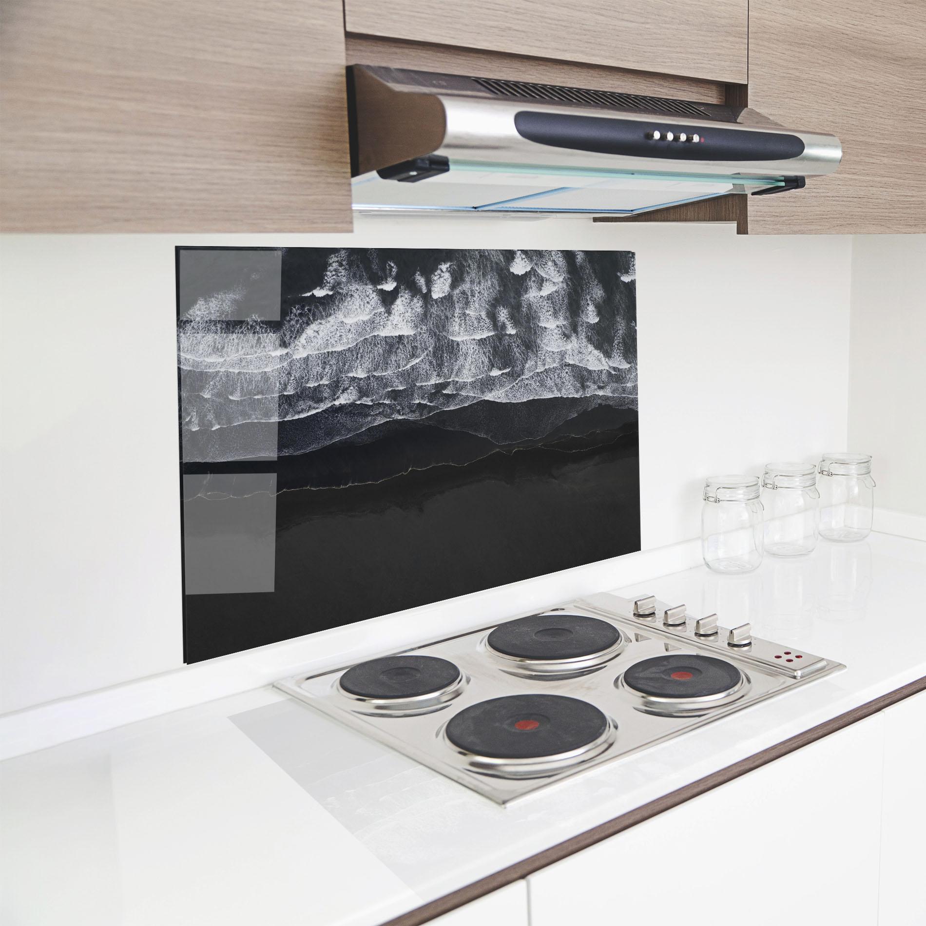 Konyhai üveg hátfal Grey Waves Beach mockup 8