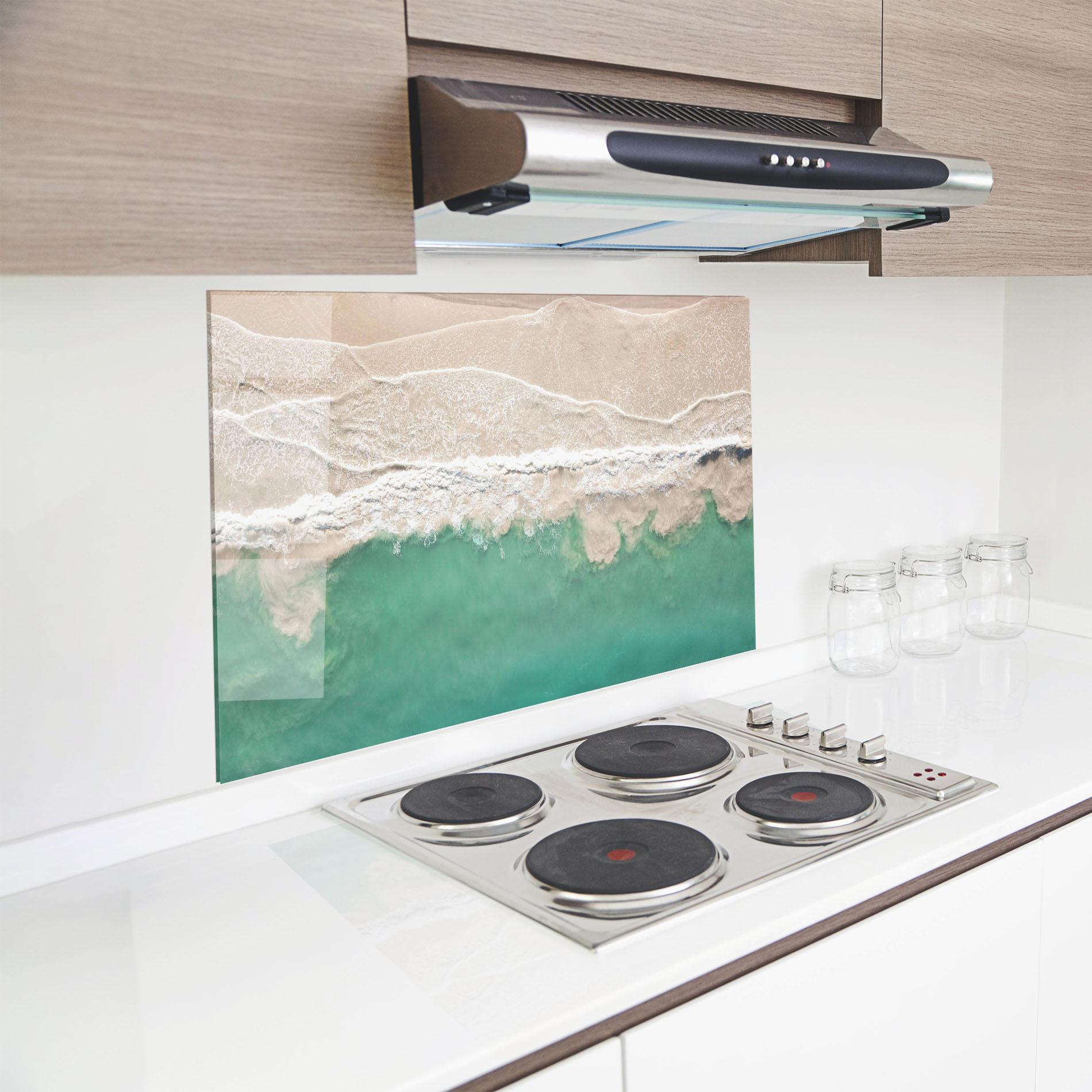 Konyhai üveg hátfal Pretty Blue Beach mockup 8