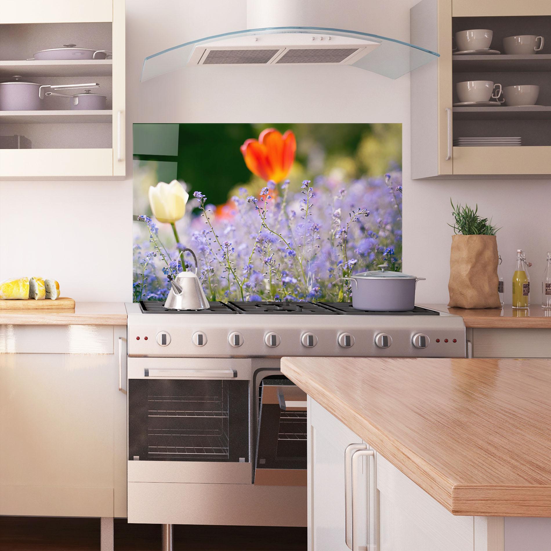 Konyhai üveg hátfal Small Little Spring Flower mockup 1