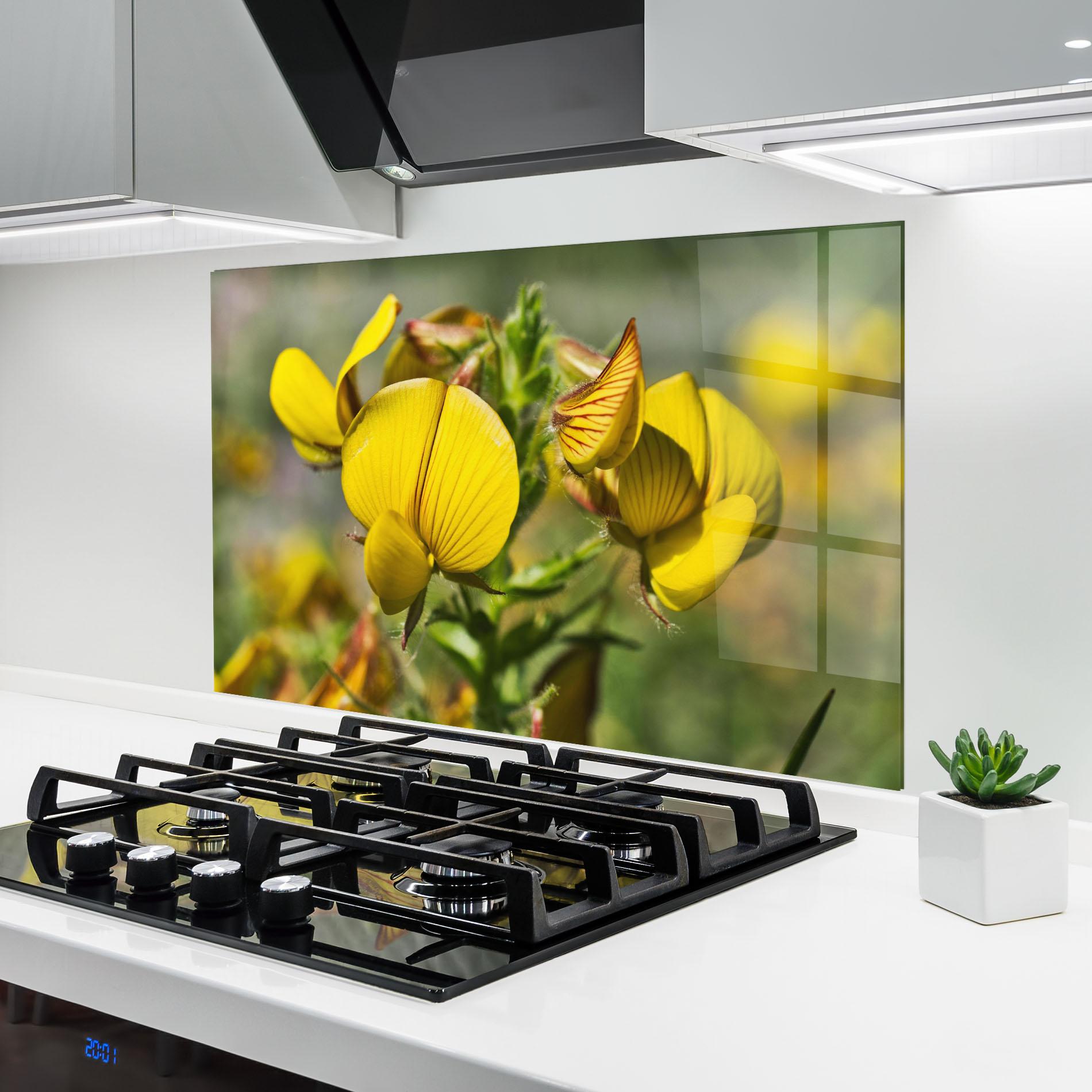 Konyhai üveg hátfal Pretty Spring Yellow Flower mockup 6