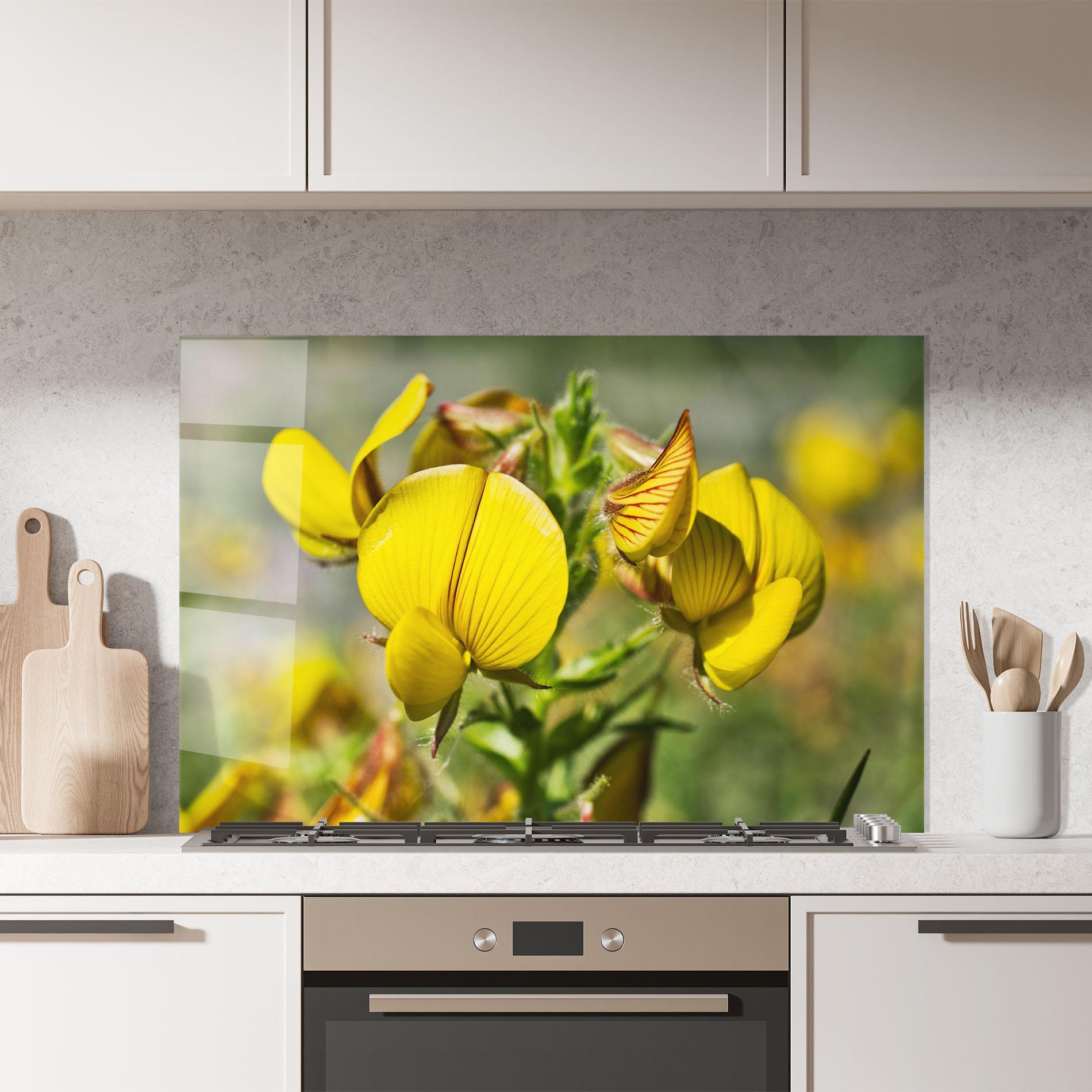 Konyhai üveg hátfal Pretty Spring Yellow Flower mockup 7