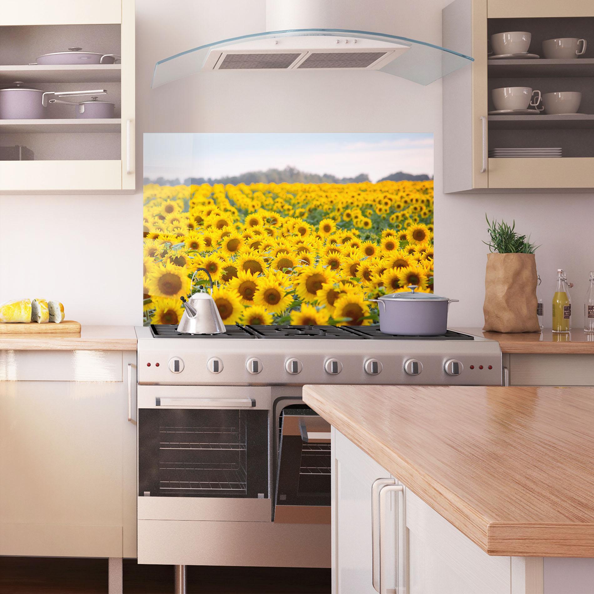 Konyhai üveg hátfal Blooming Sunflowers mockup 1