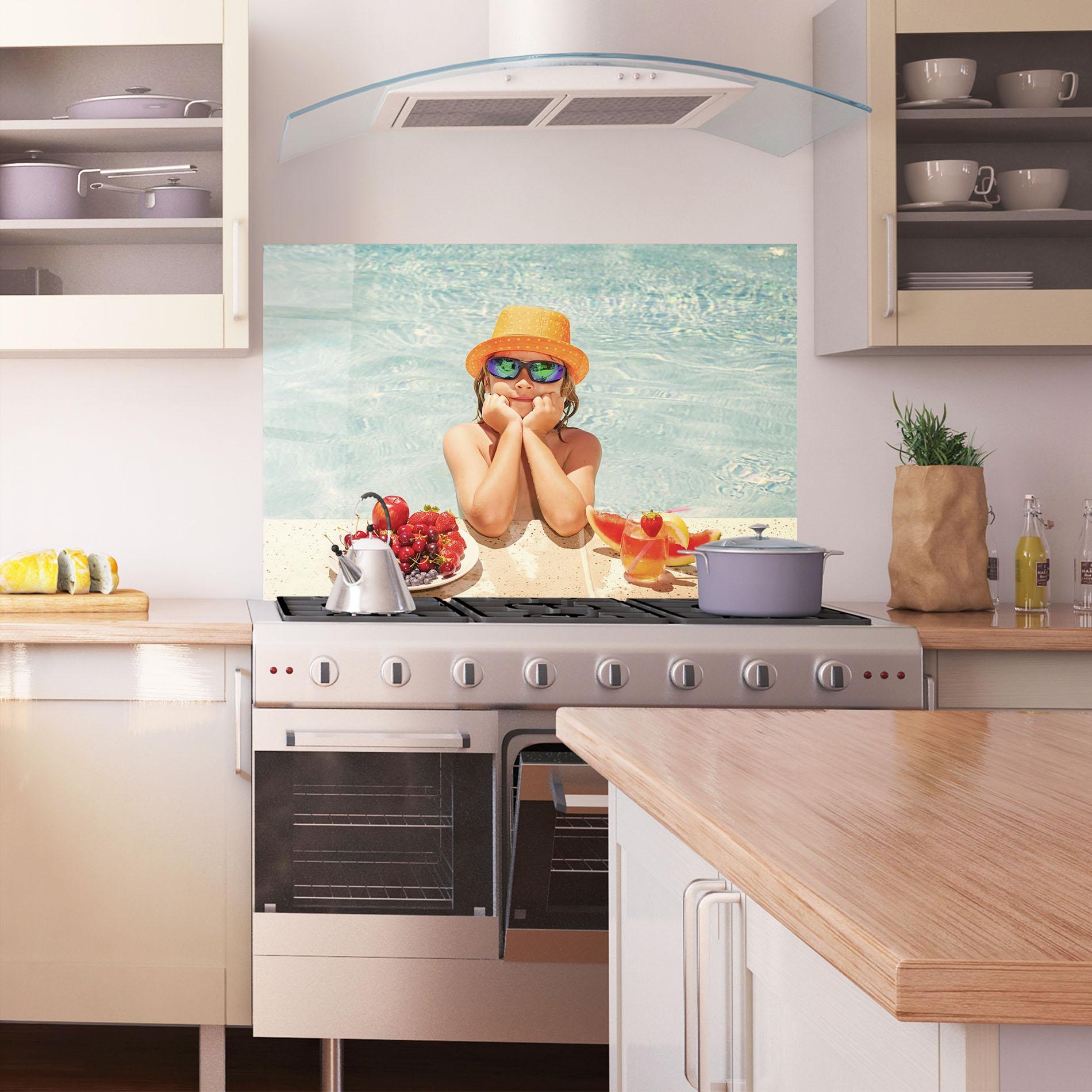 Konyhai üveg hátfal Child Swimming mockup 1