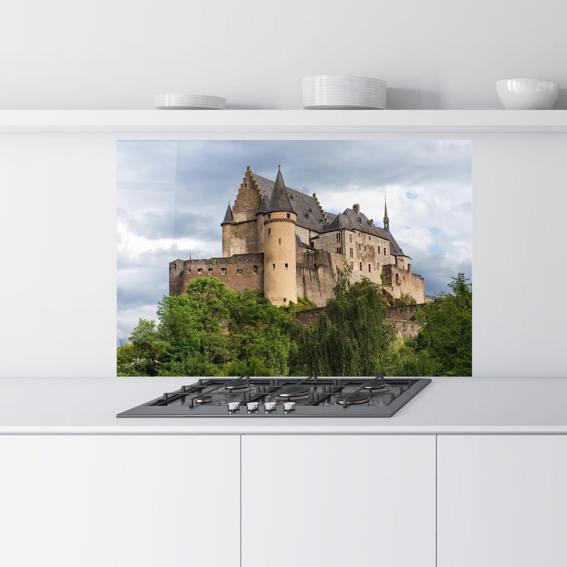 Konyhai üveg hátfal Castle Vianden mockup 9