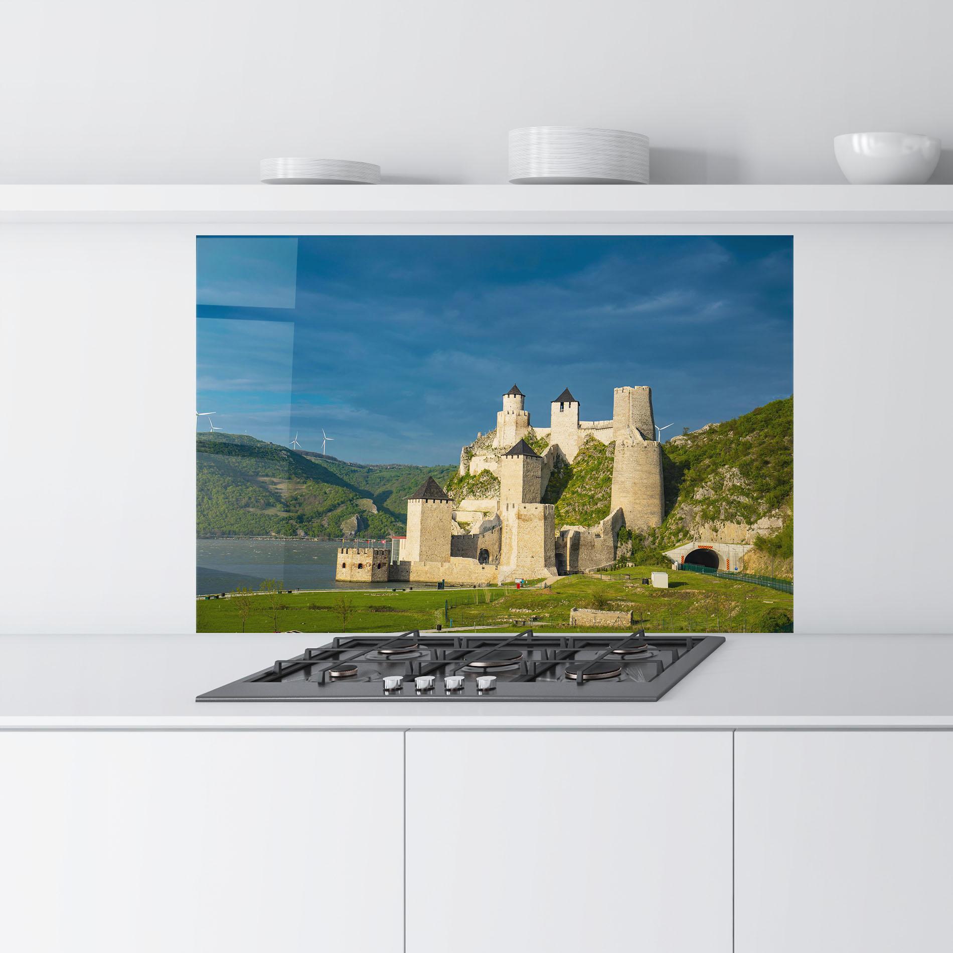 Konyhai üveg hátfal Medieval Golubac Serbia mockup 9