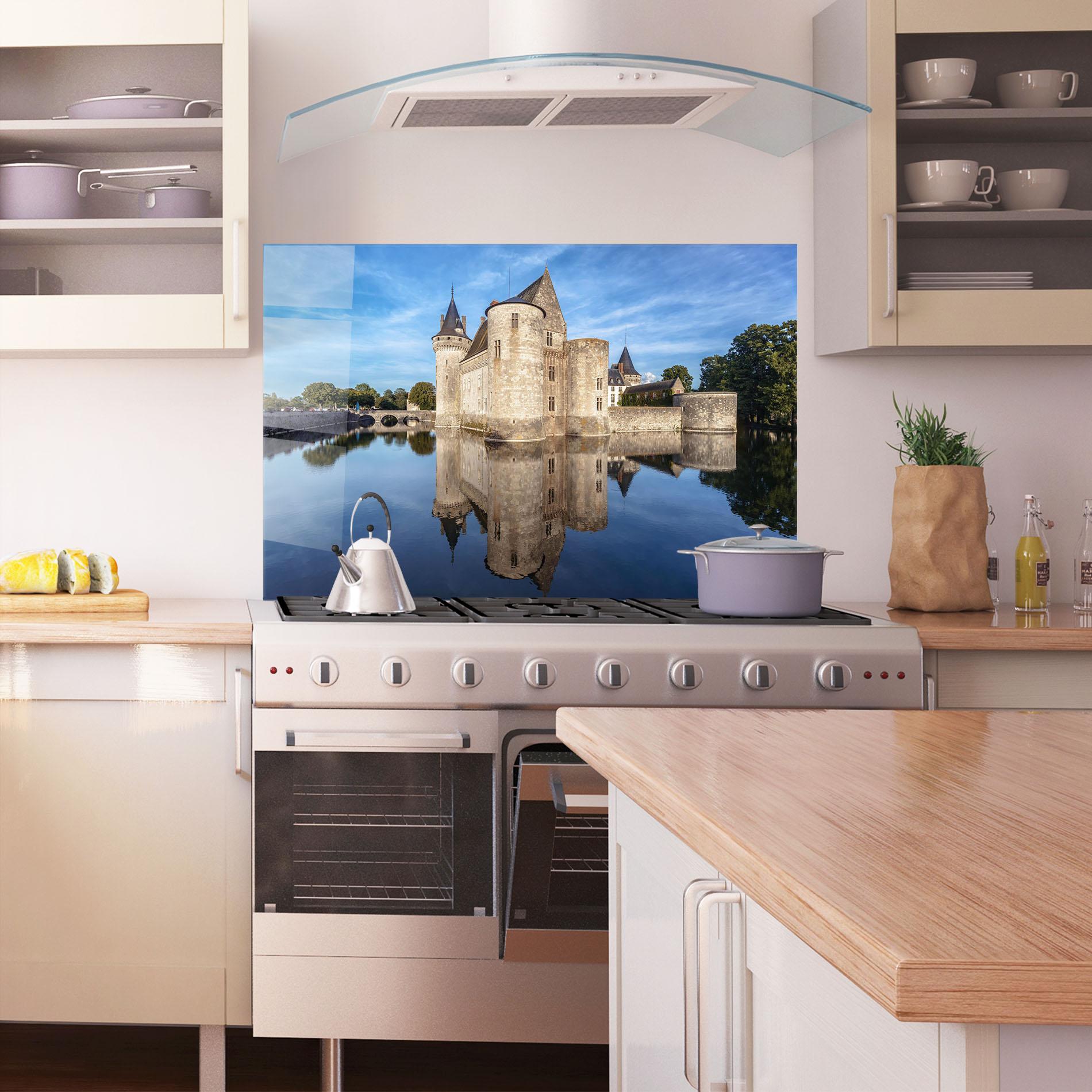 Konyhai üveg hátfal Castle Chateau De Sullysurloire mockup 1