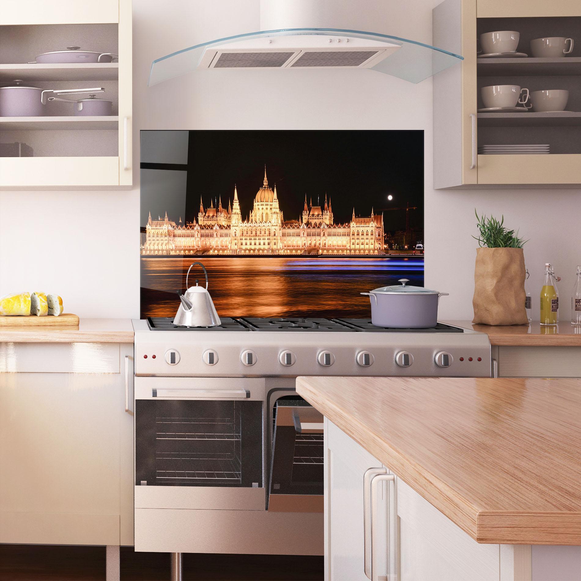 Konyhai üveg hátfal Night Reflection mockup 1