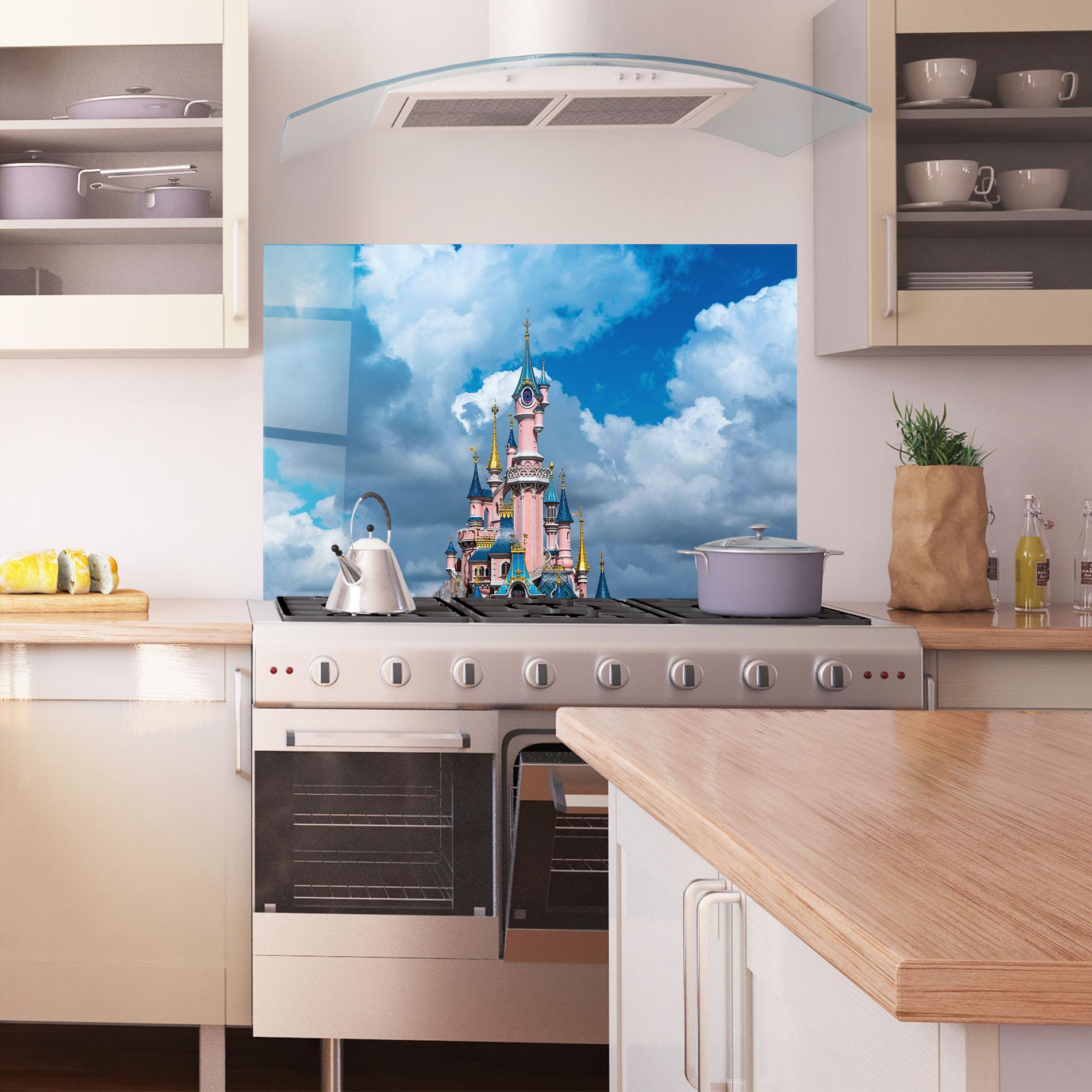 Konyhai üveg hátfal Paris Castle mockup 1