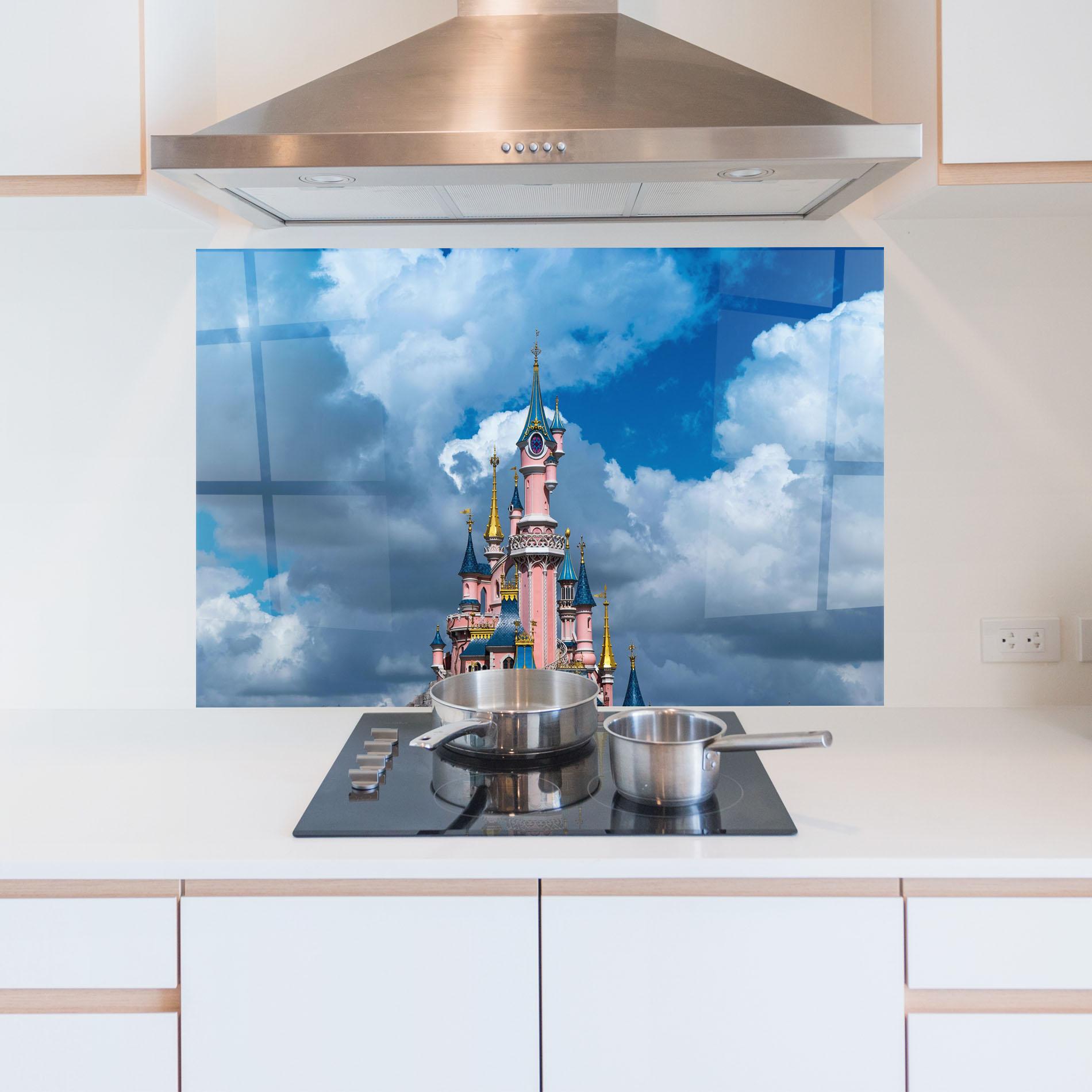 Konyhai üveg hátfal Paris Castle mockup 5
