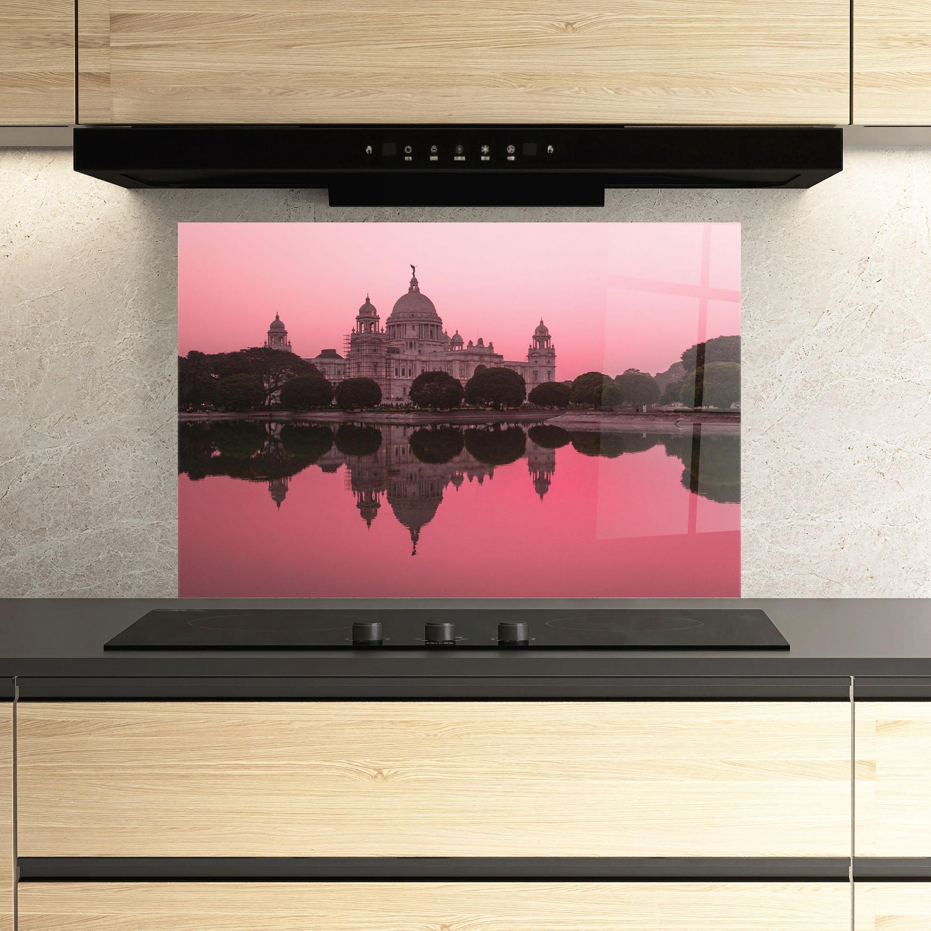 Konyhai üveg hátfal Red Lake Reflection mockup 3