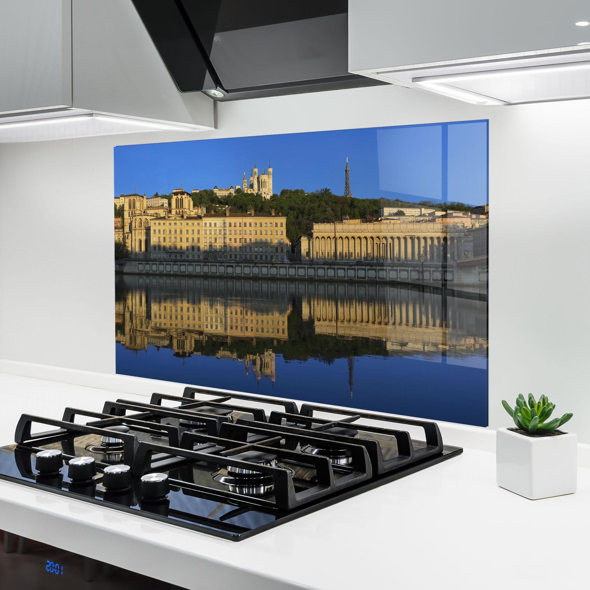 Konyhai üveg hátfal Lyon France mockup 6