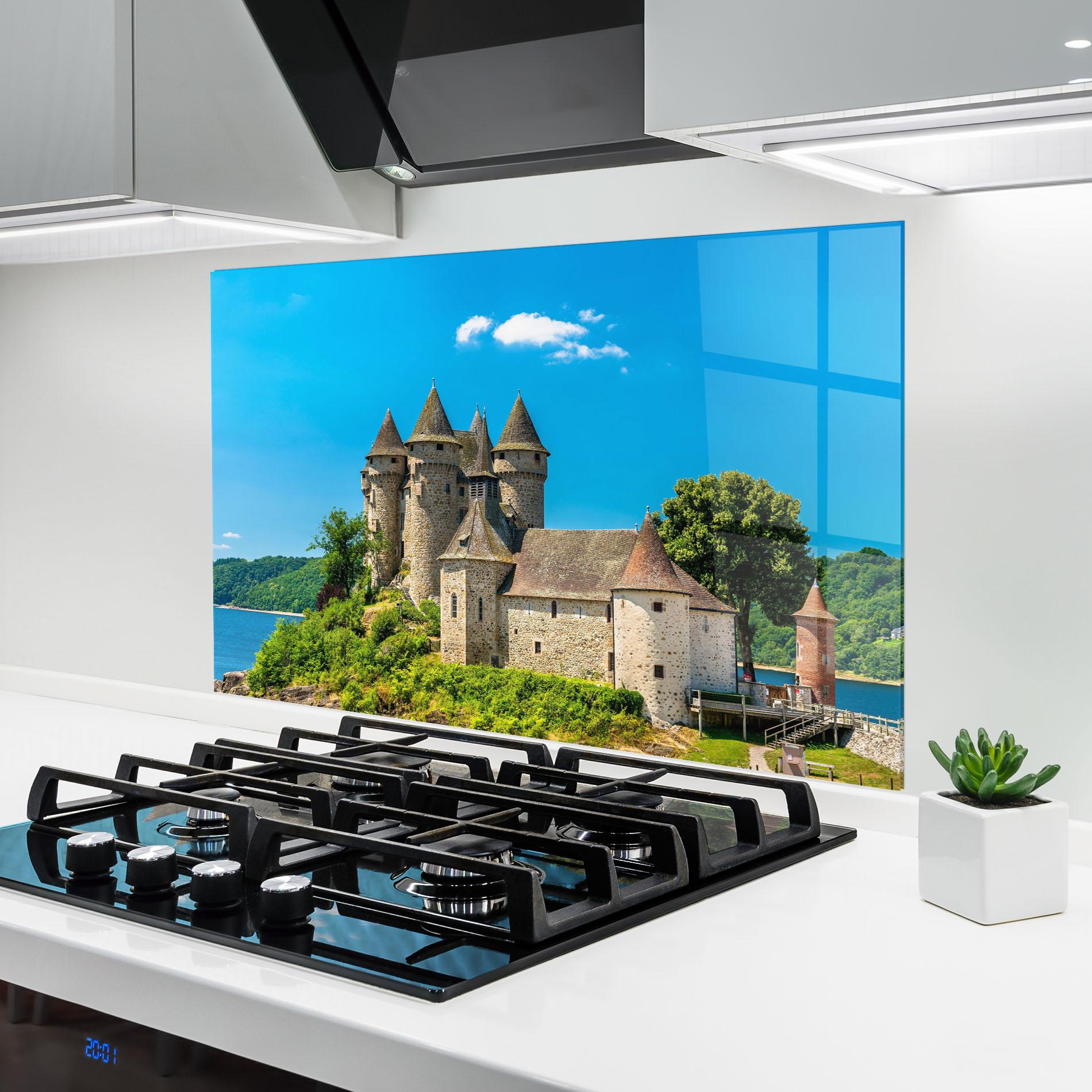 Konyhai üveg hátfal Medieval Castle France mockup 6