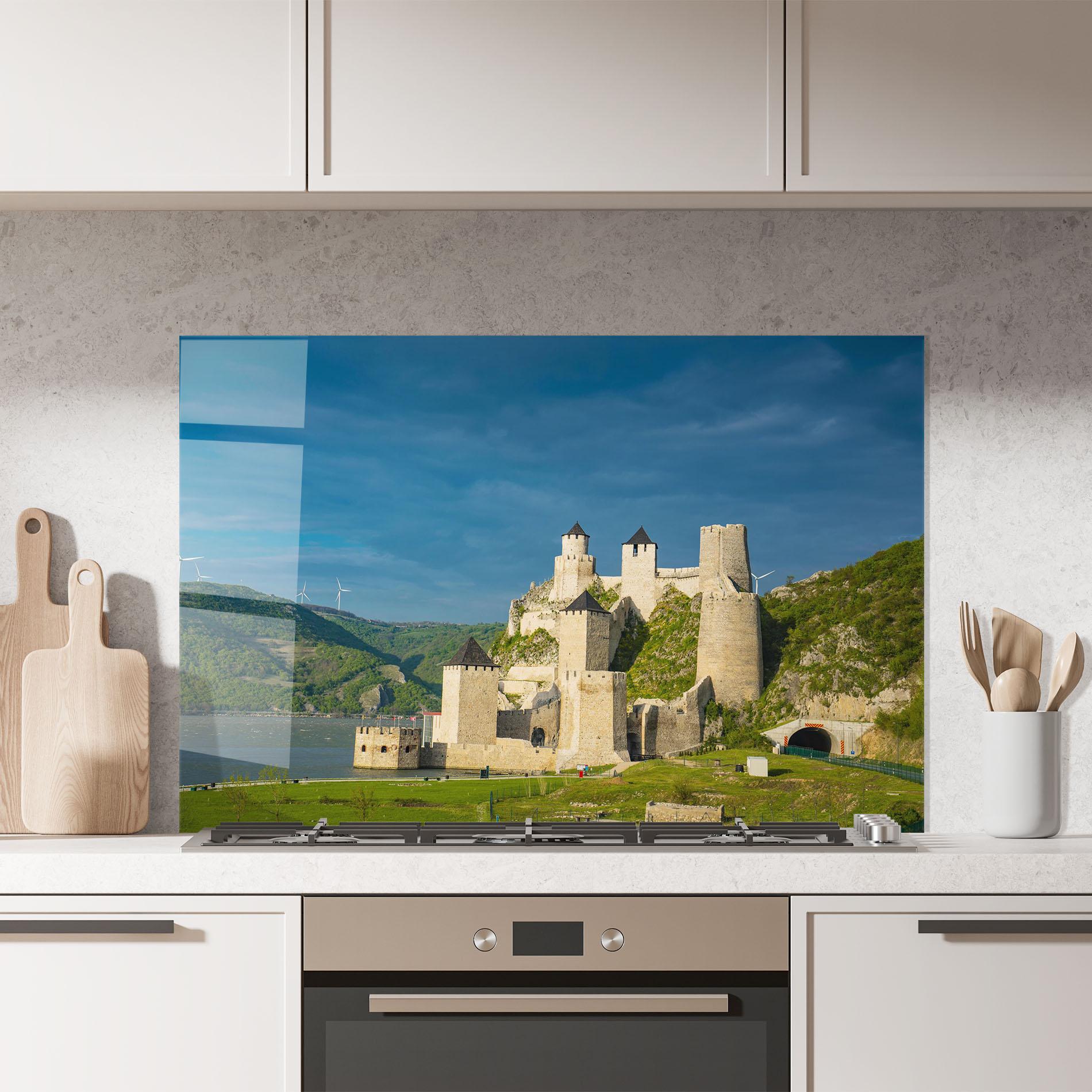Konyhai üveg hátfal Medieval Golubac Serbia mockup 7