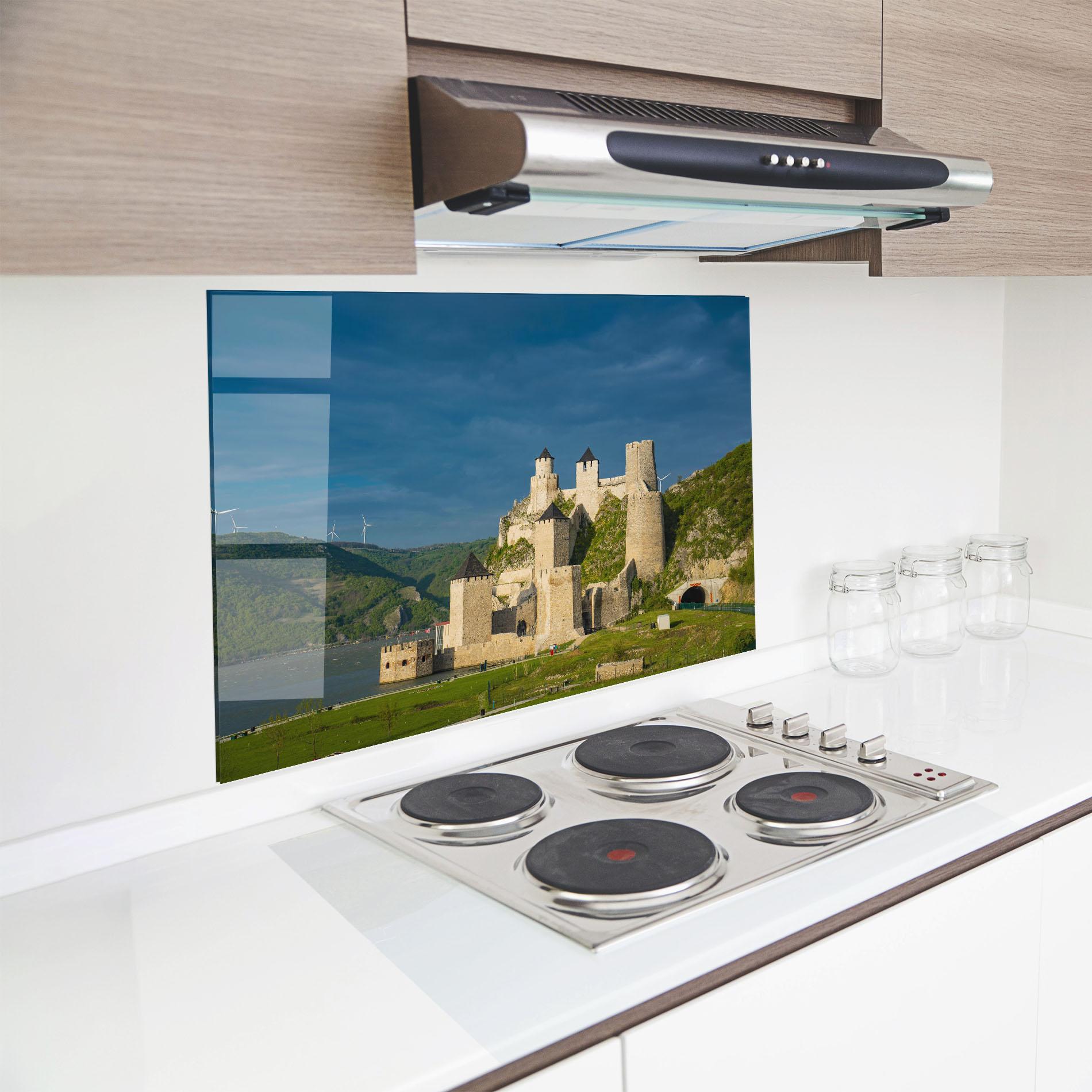 Konyhai üveg hátfal Medieval Golubac Serbia mockup 8