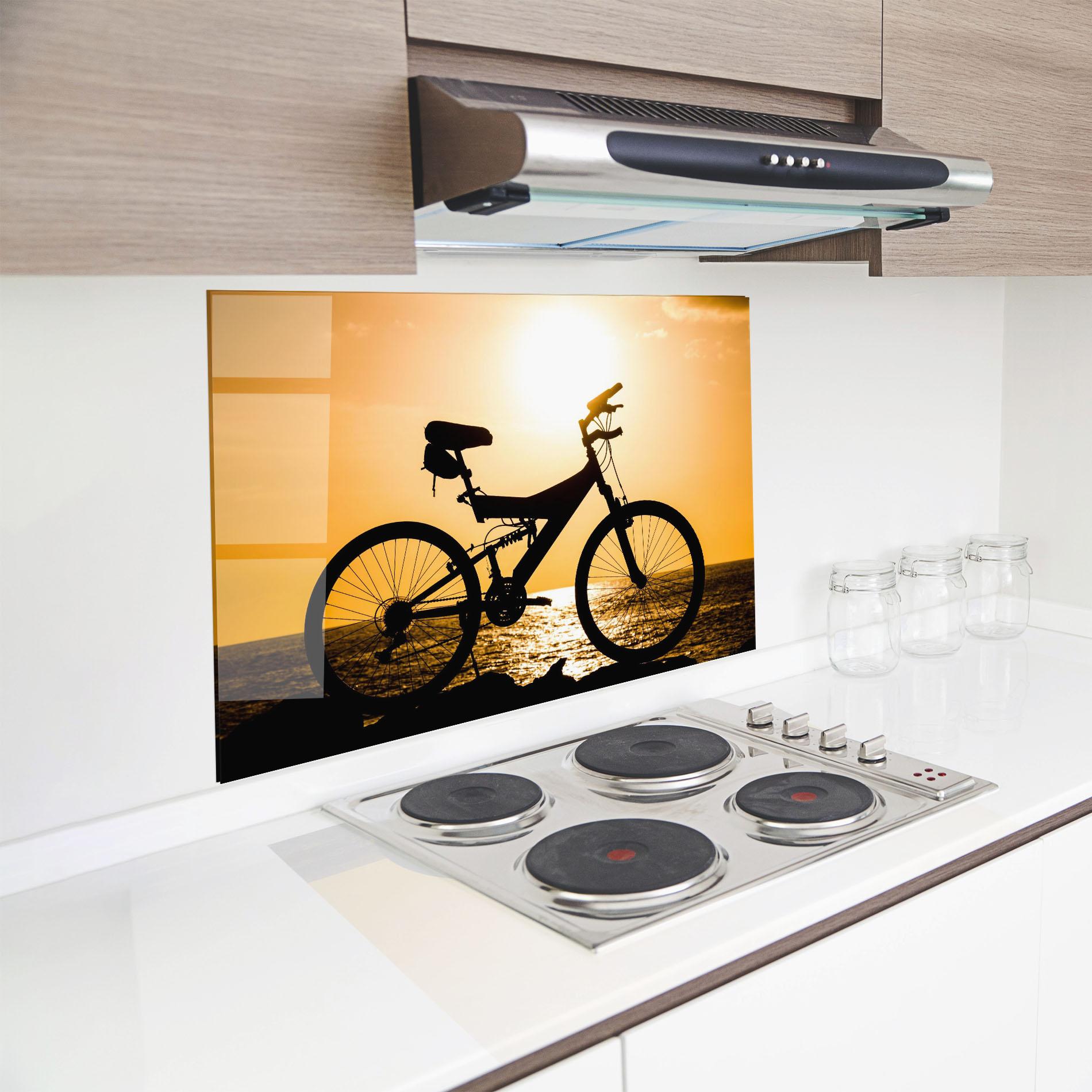 Konyhai üveg hátfal Cream Sky Bike mockup 8