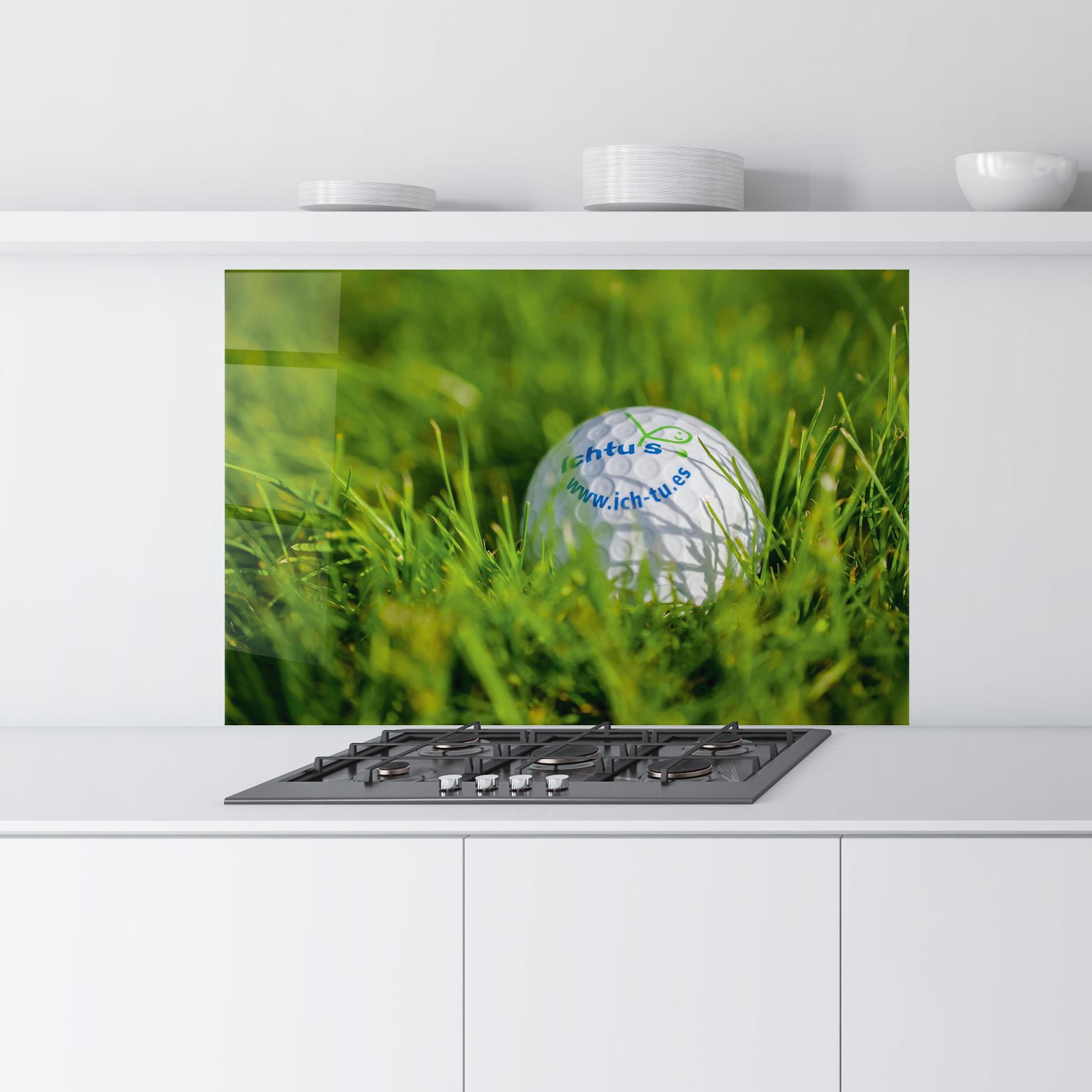 Konyhai üveg hátfal Golf Ball In Grass mockup 9