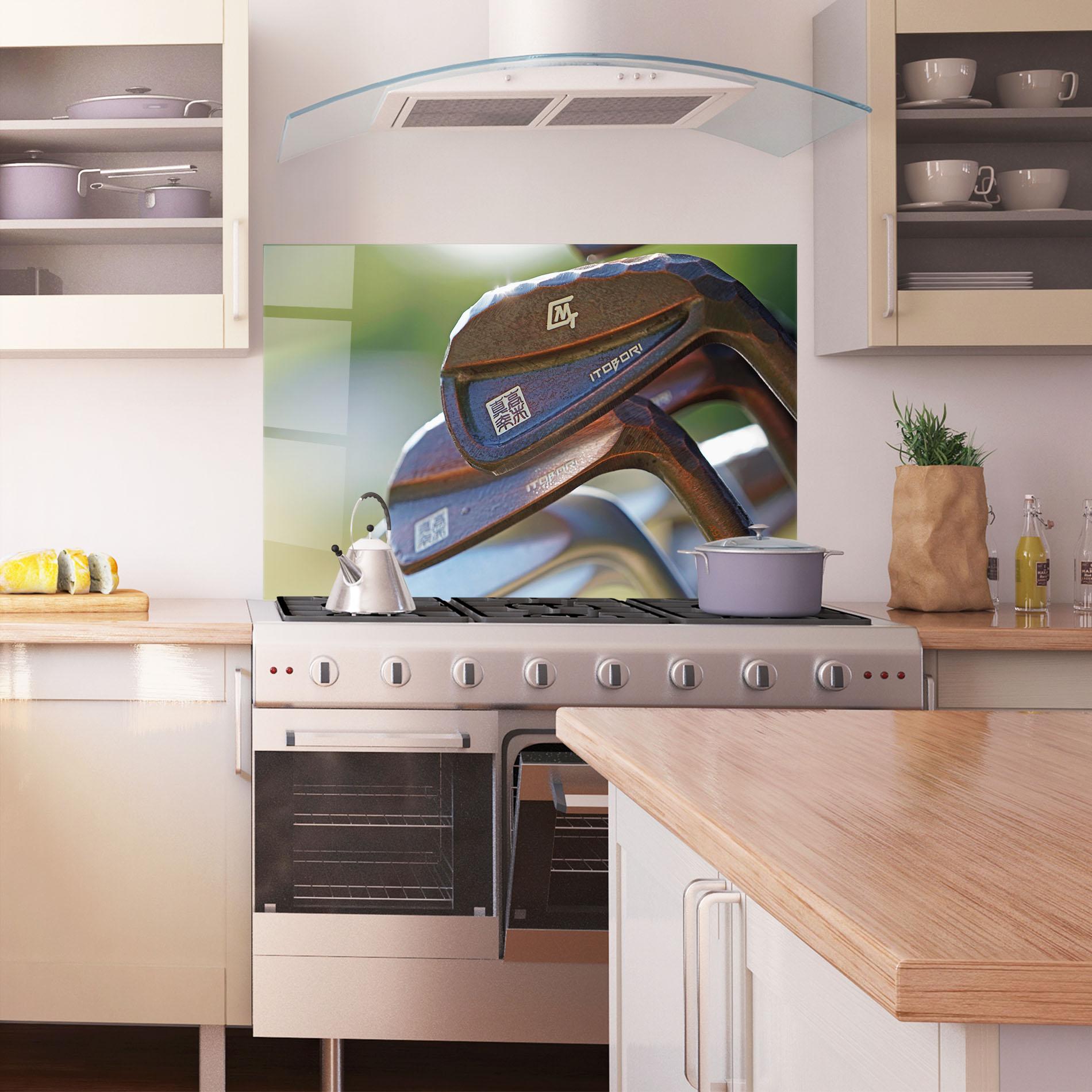 Konyhai üveg hátfal Golf Club Close Up mockup 1