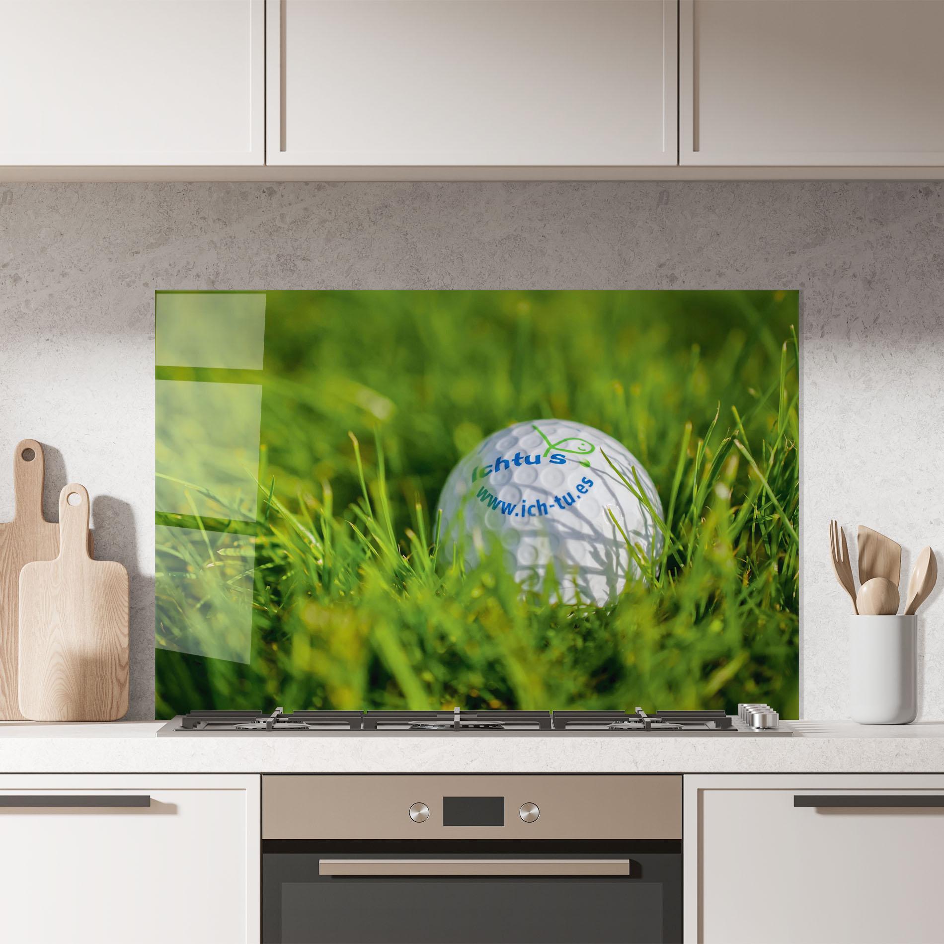 Konyhai üveg hátfal Golf Ball In Grass mockup 7